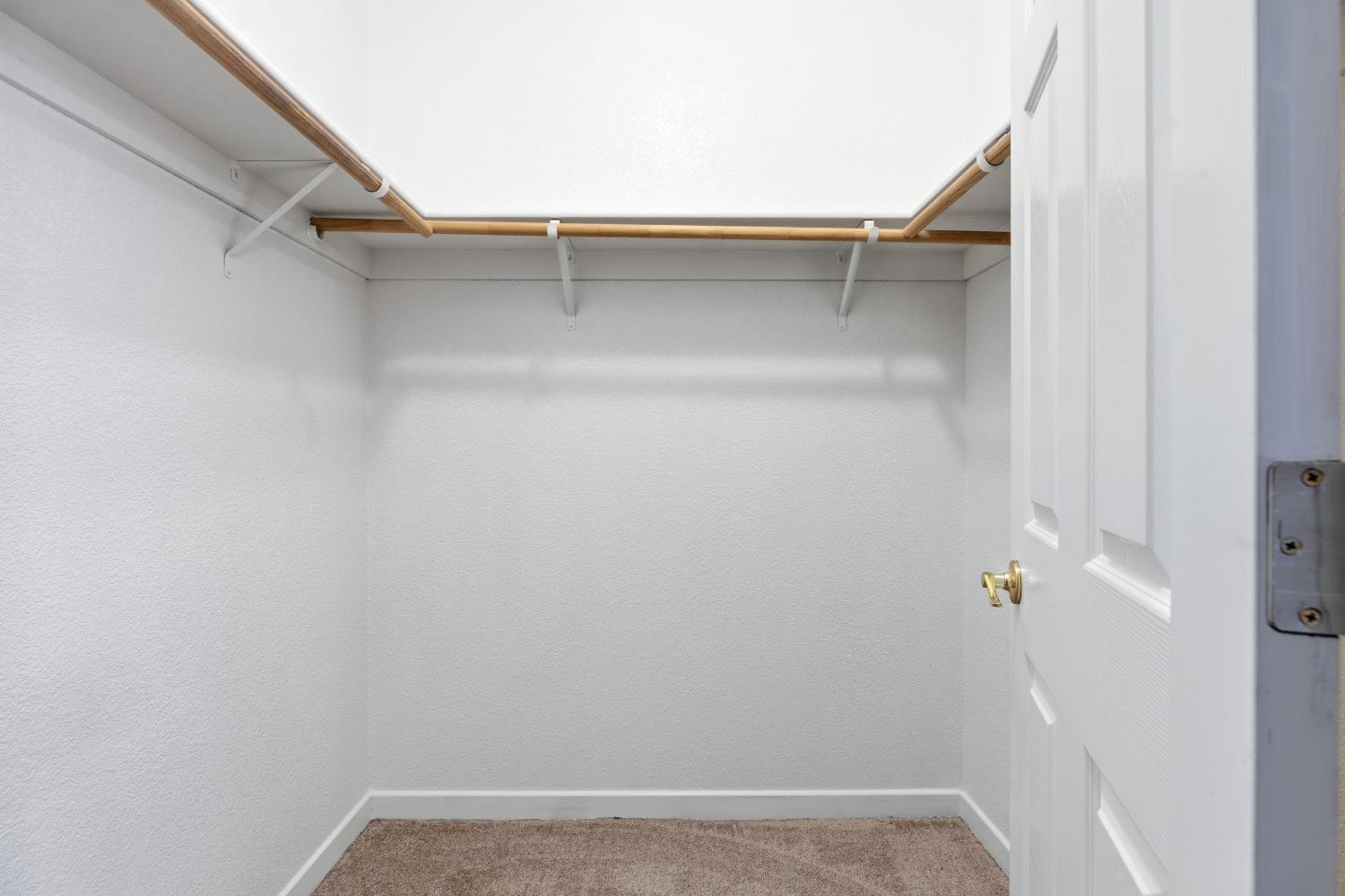 1131 Meadowbrook Court