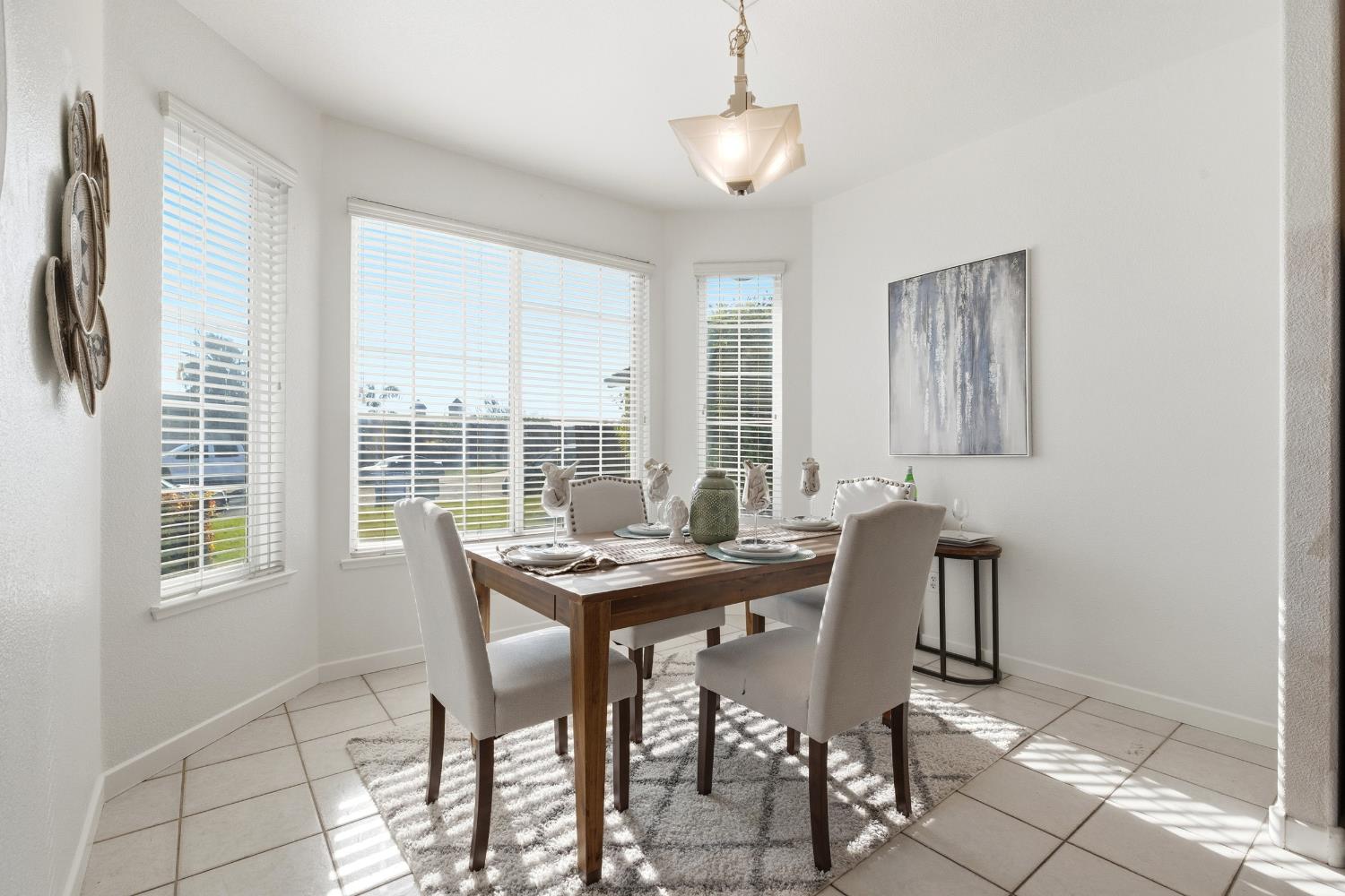 1131 Meadowbrook Court