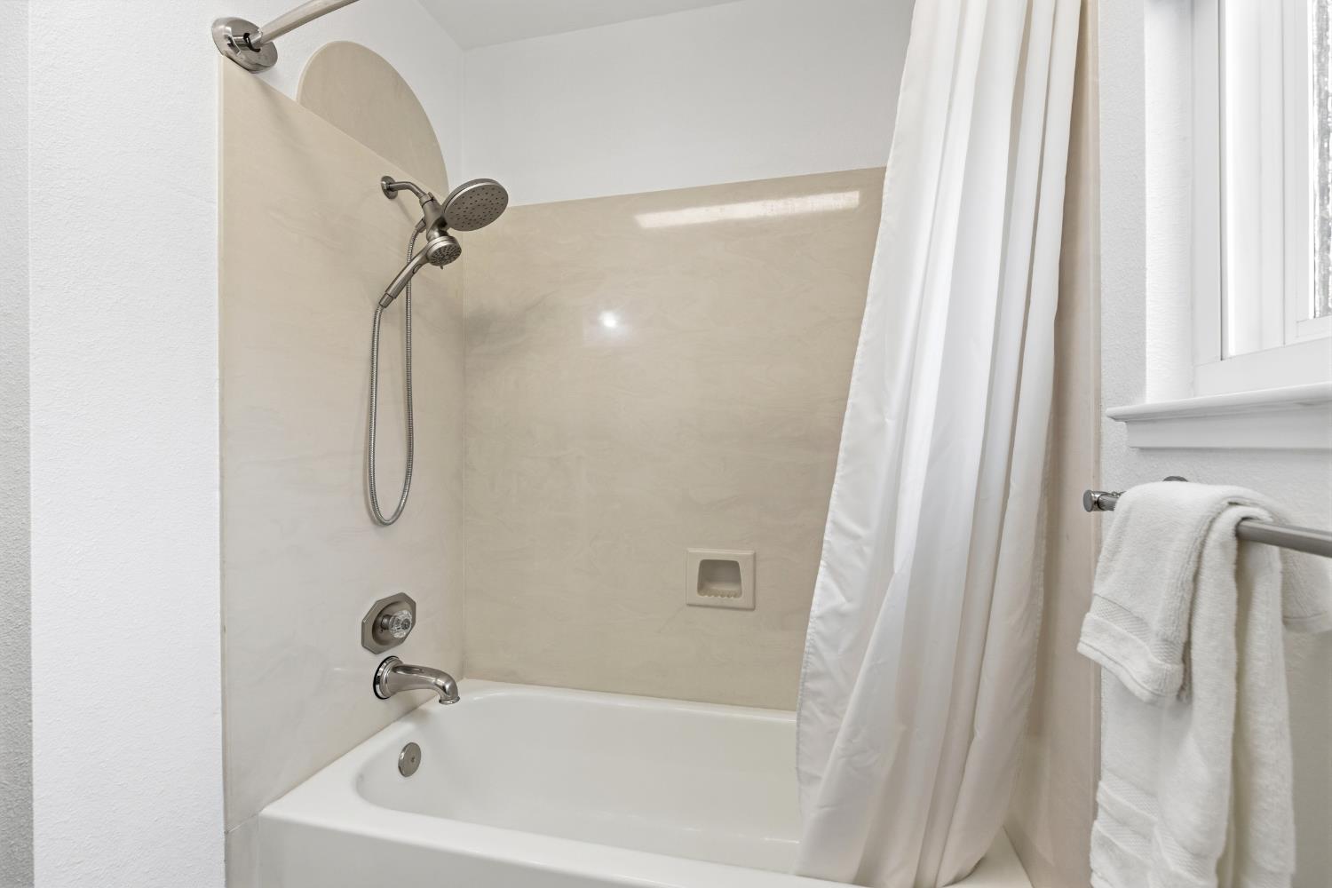 605 Sandpiper Circle