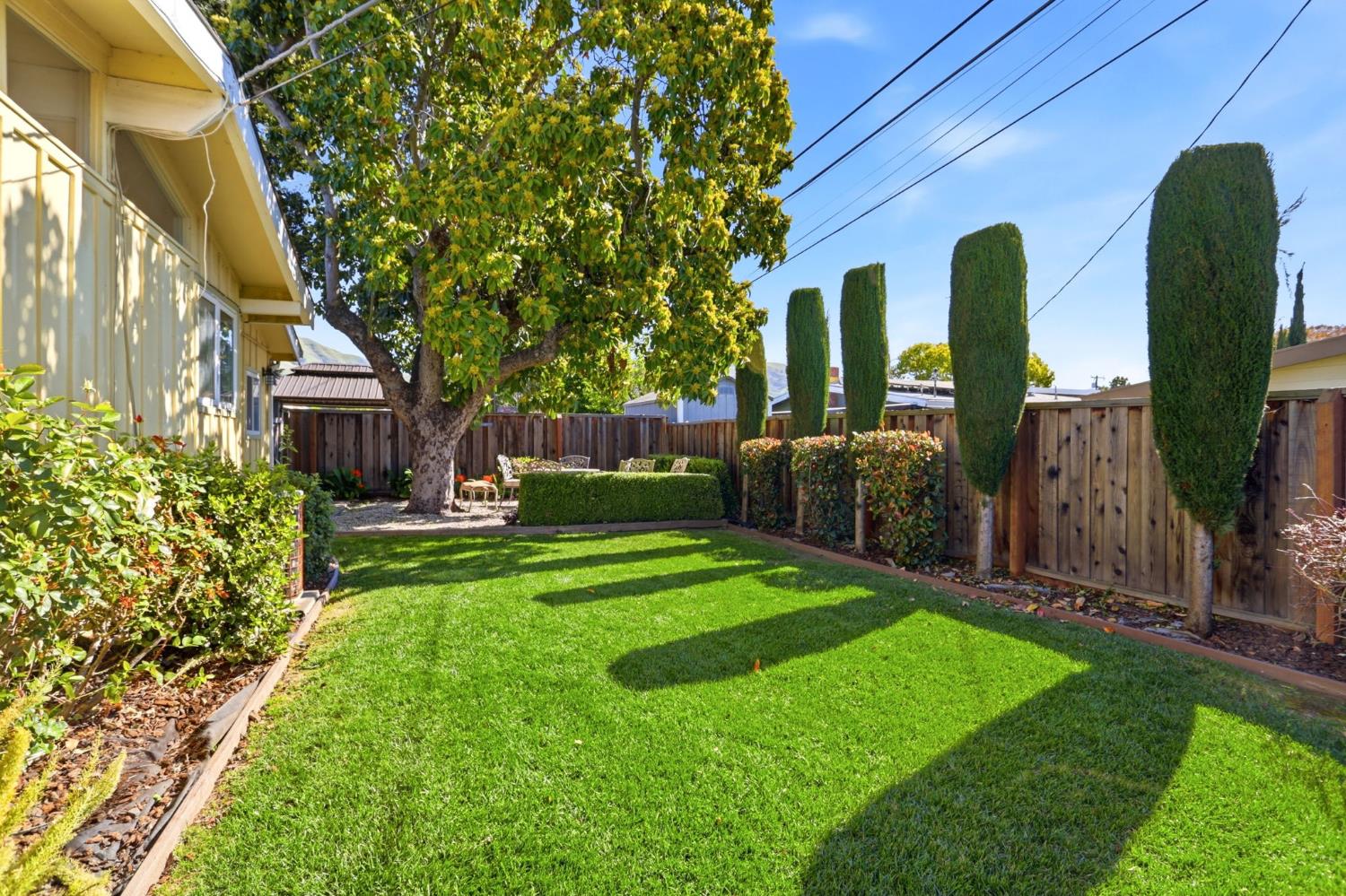 3398 Pepper Tree Lane