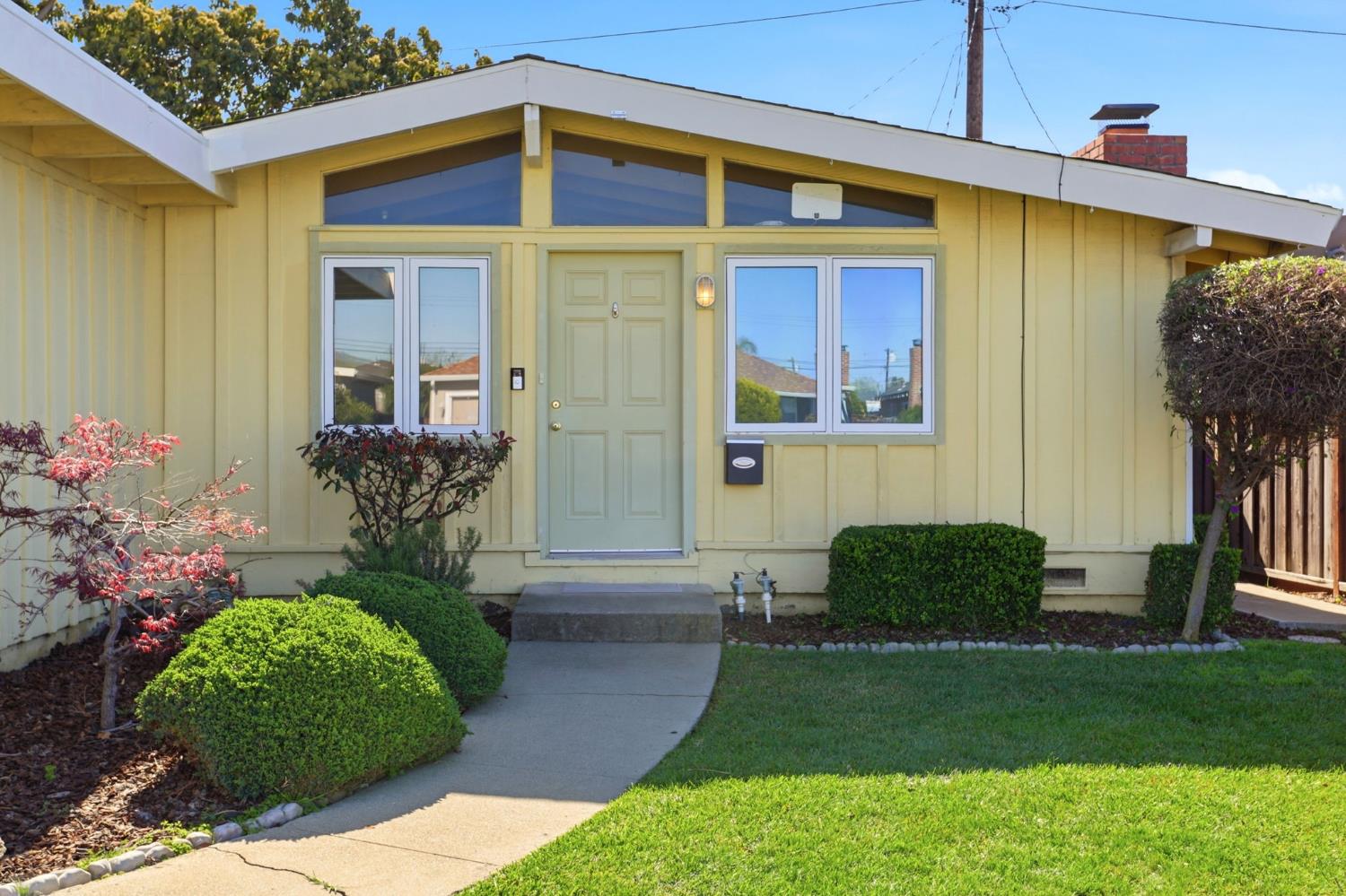 3398 Pepper Tree Lane