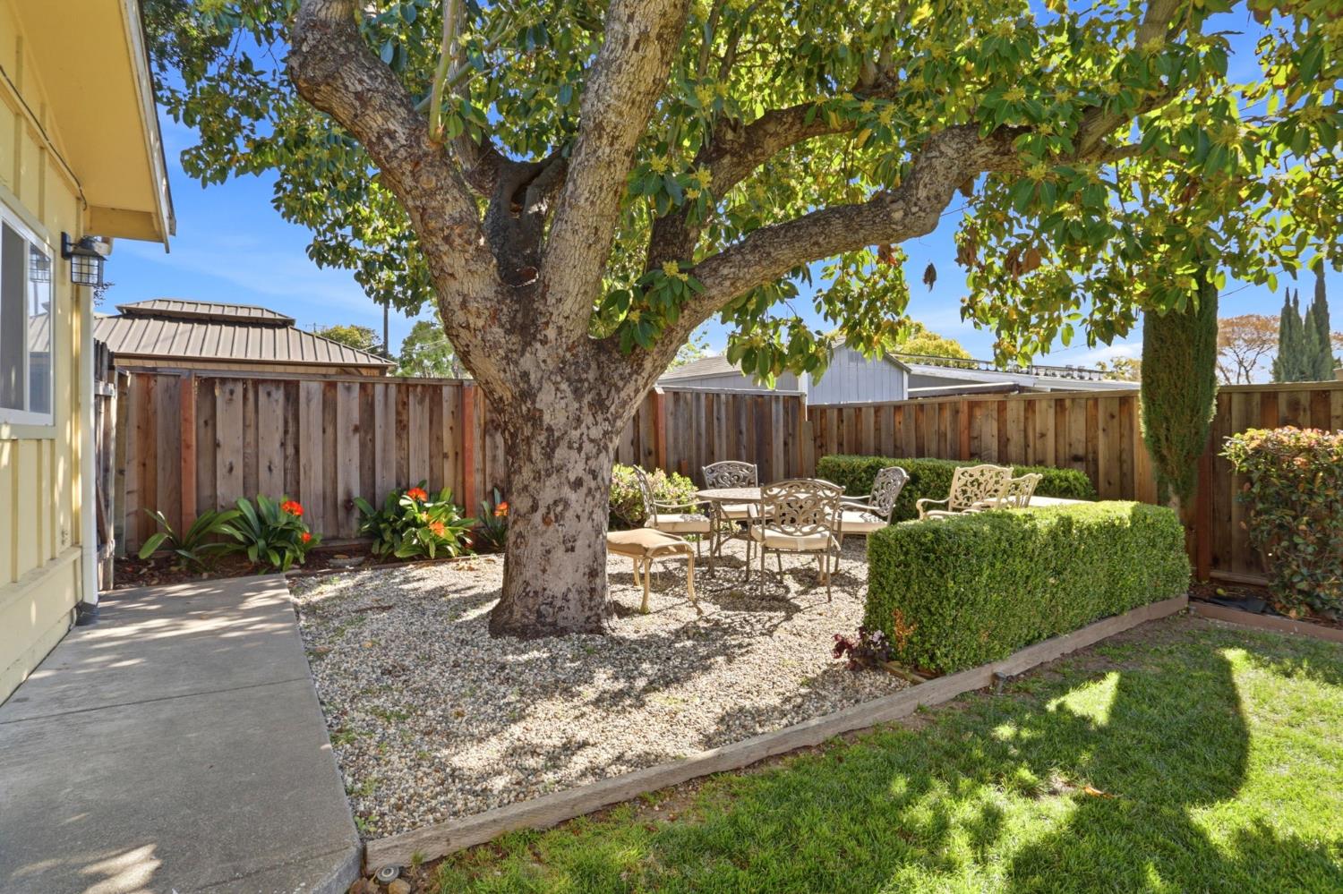 3398 Pepper Tree Lane