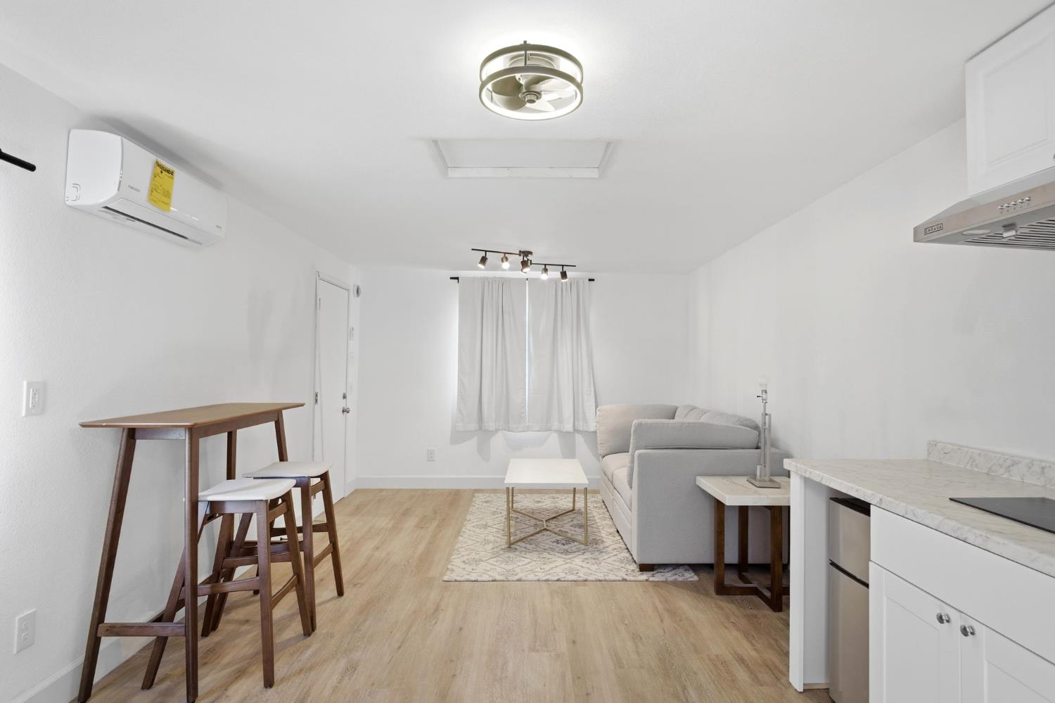 1913 S California Street