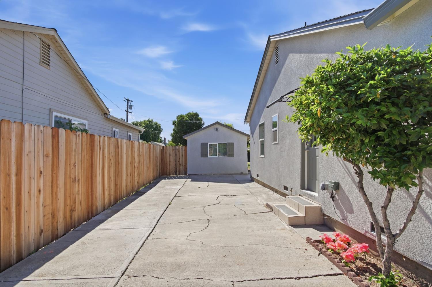 1913 S California Street