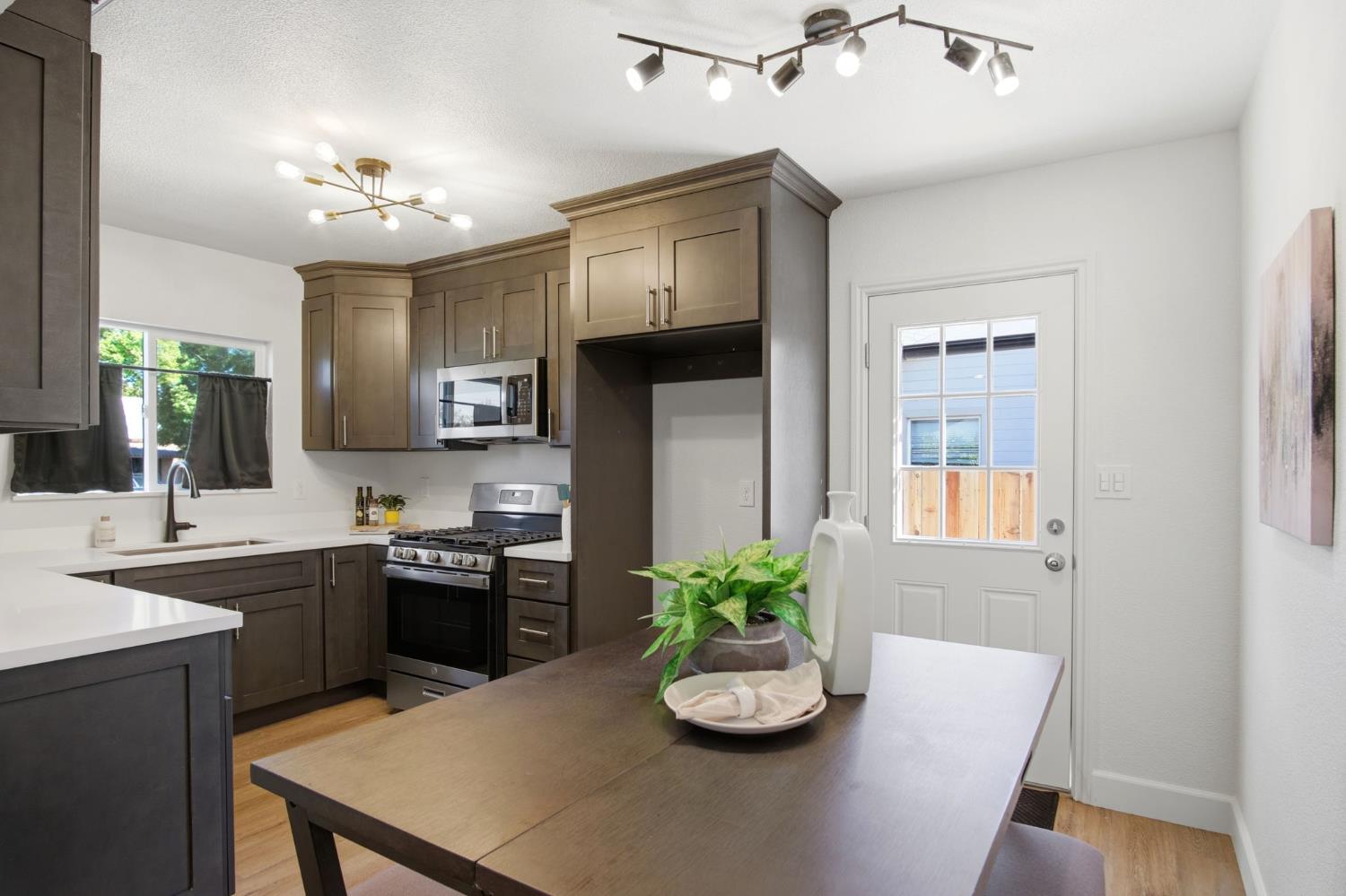 1913 S California Street