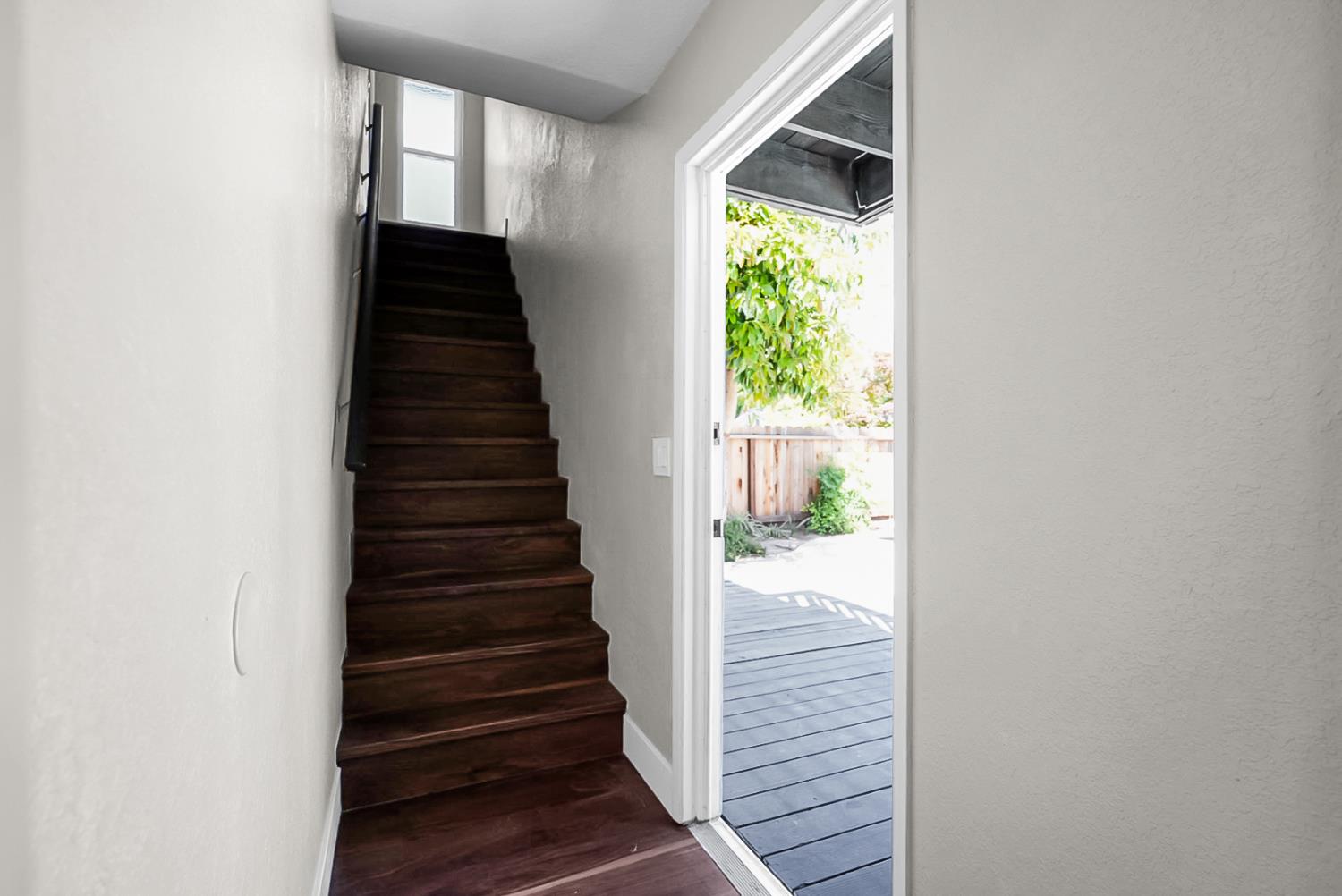 1220 Sonoma Avenue