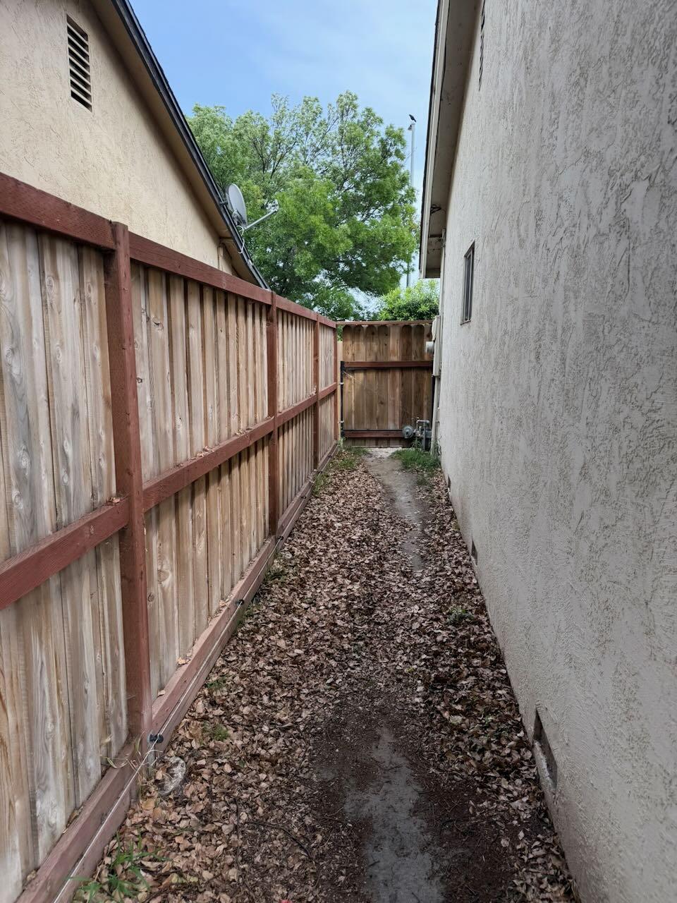 1239 Crestwood Avenue