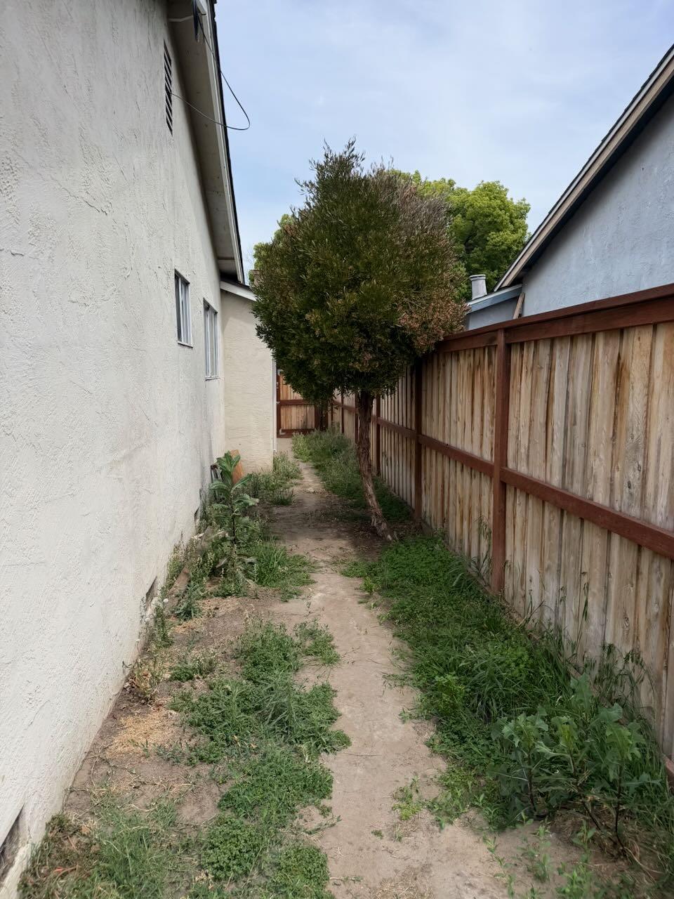 1239 Crestwood Avenue