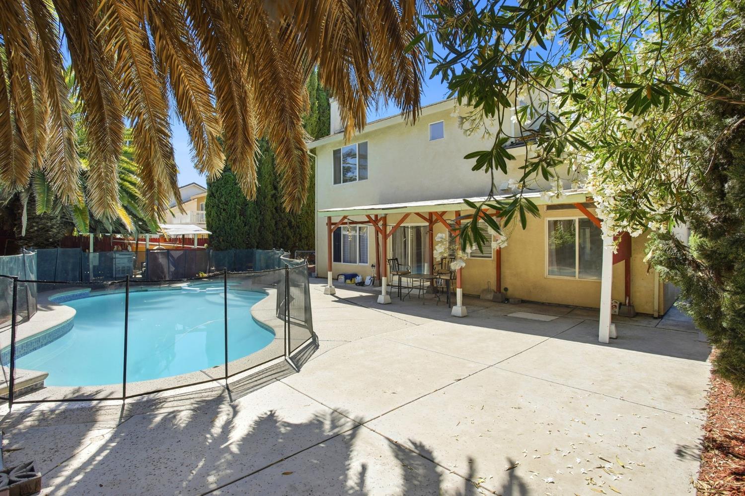 1867 Maude Street
