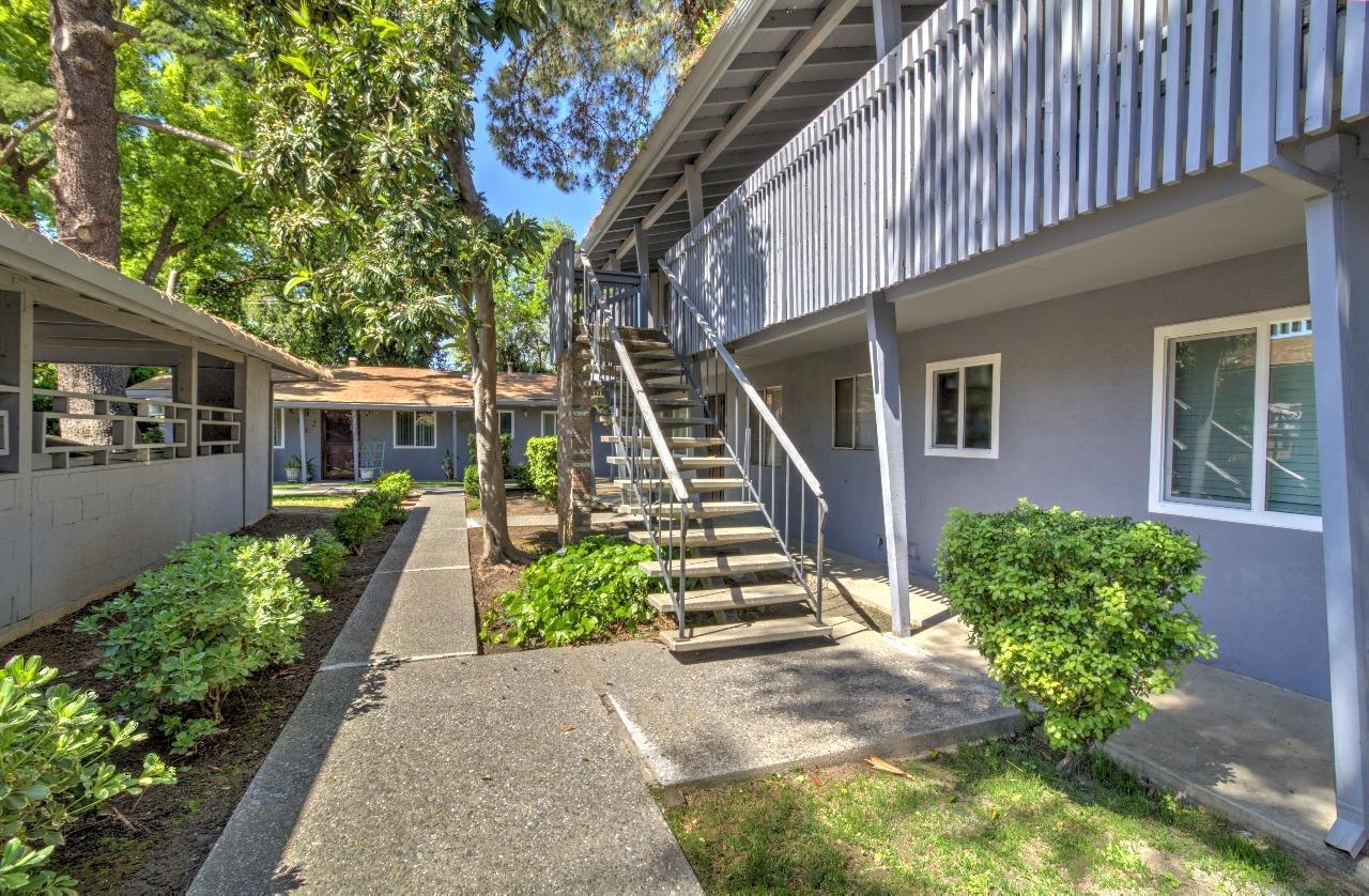 1707 W Swain Road 12