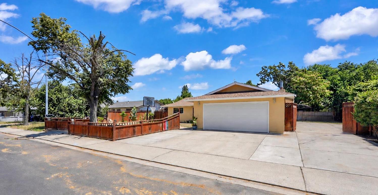 3832 Moorea Drive
