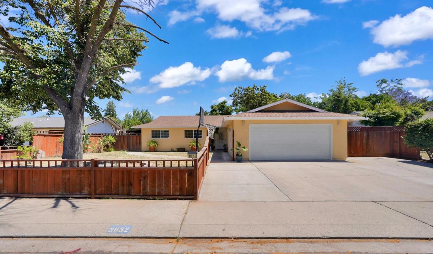 3832 Moorea Drive