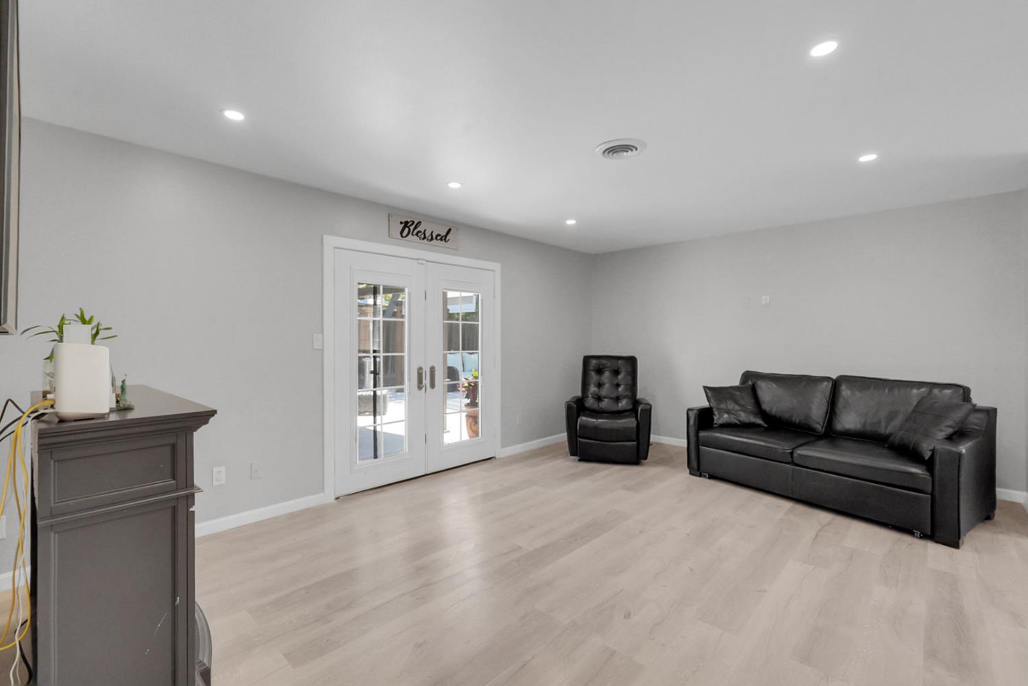 3832 Moorea Drive