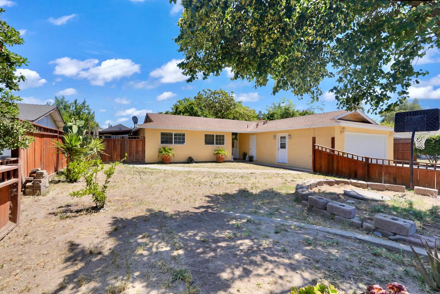 3832 Moorea Drive