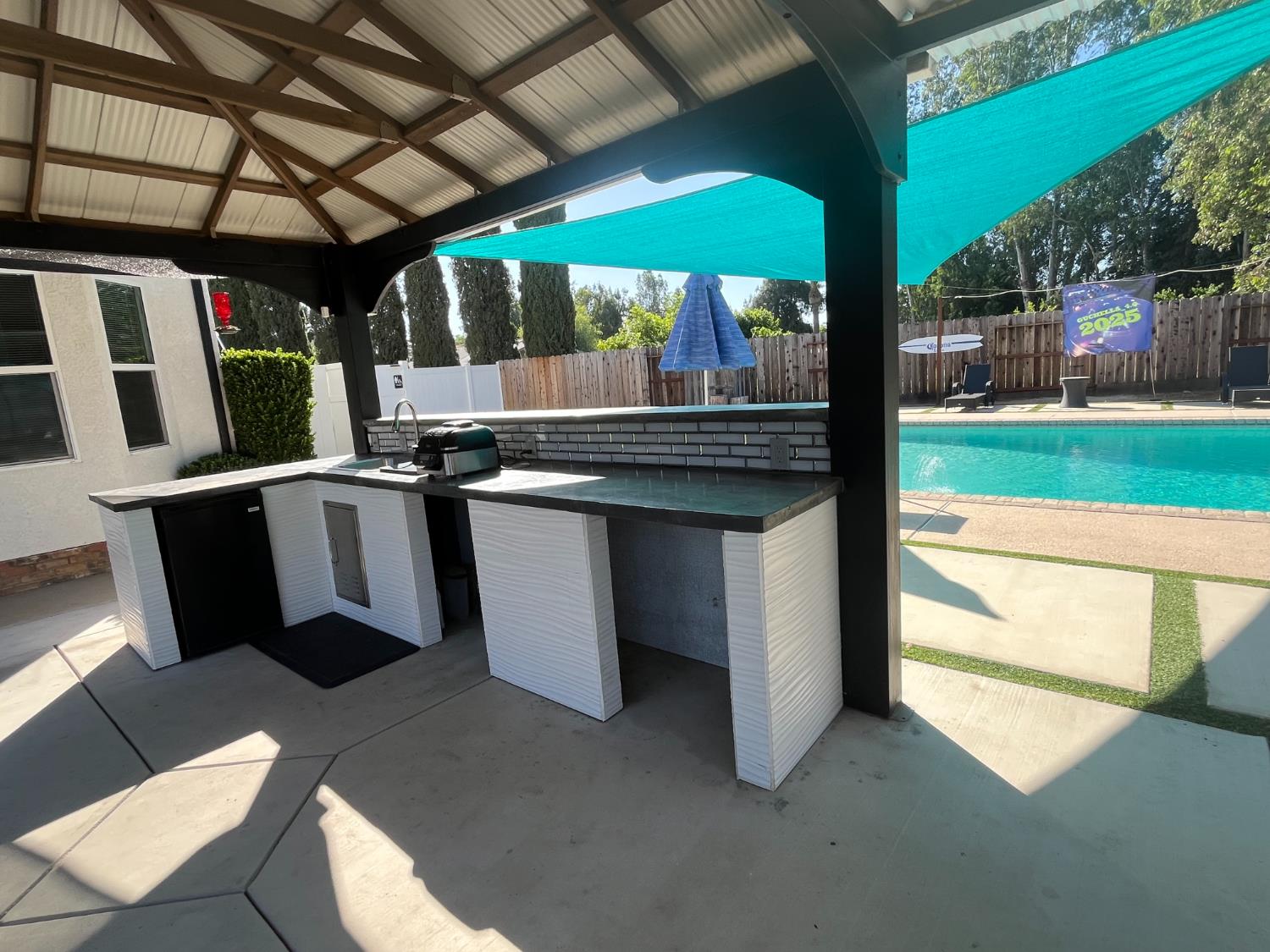 2039 Cambridge Drive