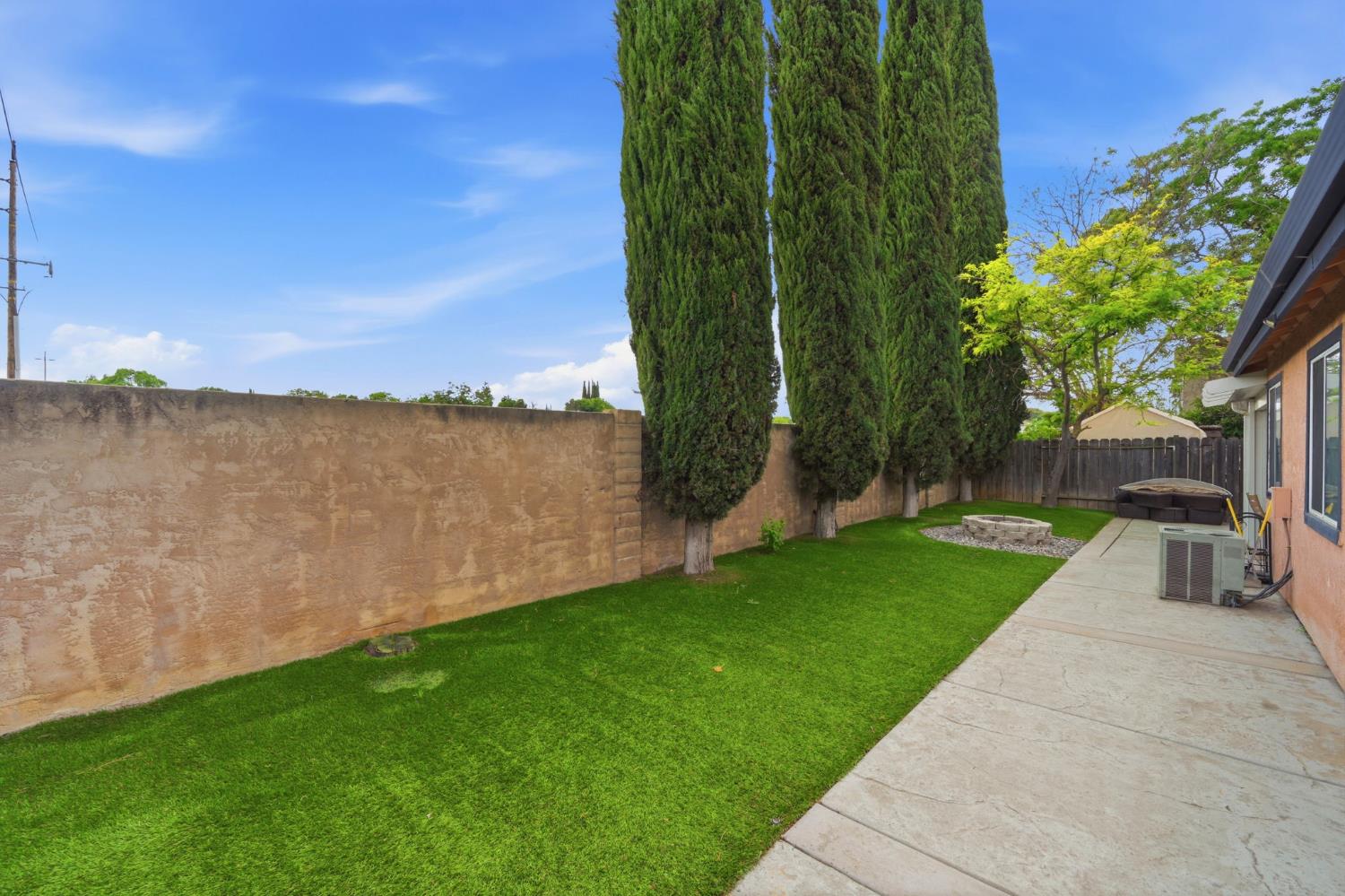 592 Charlemagne Lane