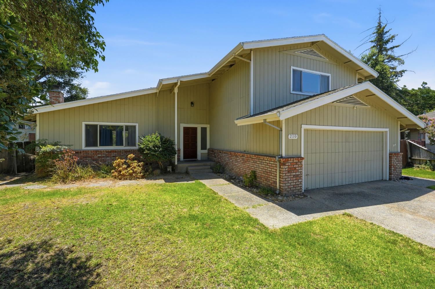 210 Laurel Court