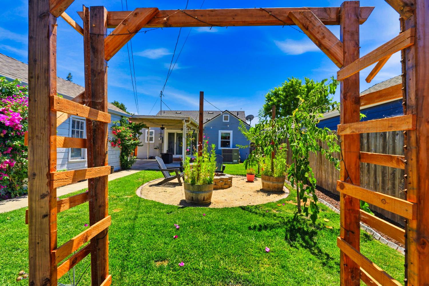 327 Eureka Avenue