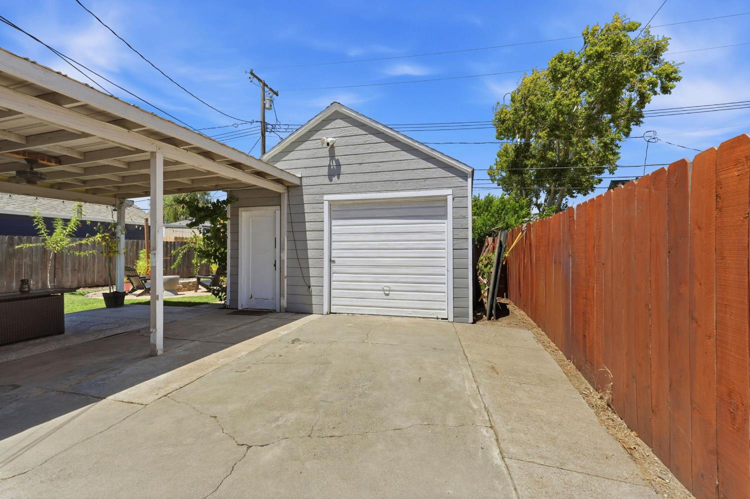 327 Eureka Avenue
