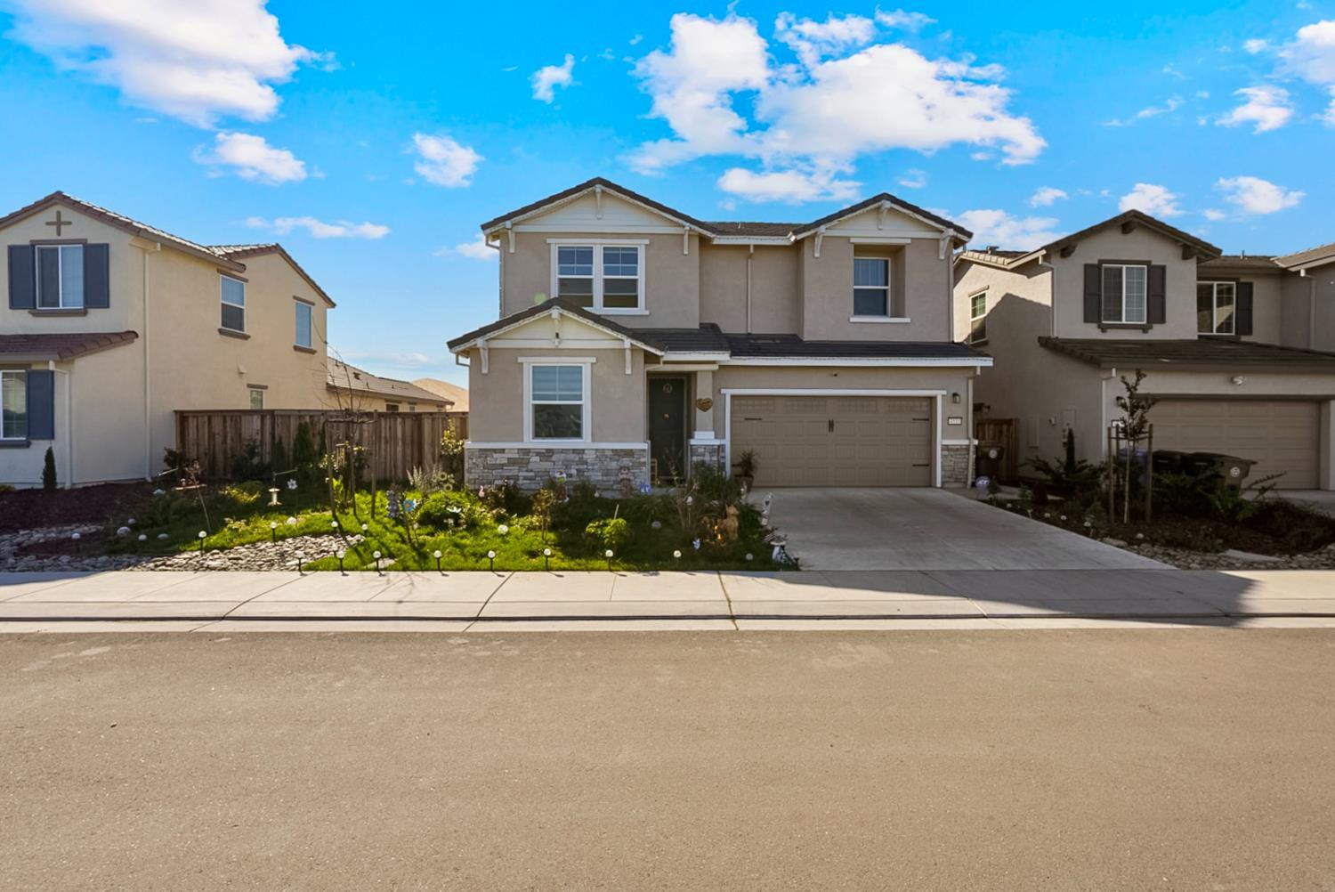 1533 Finestra Drive