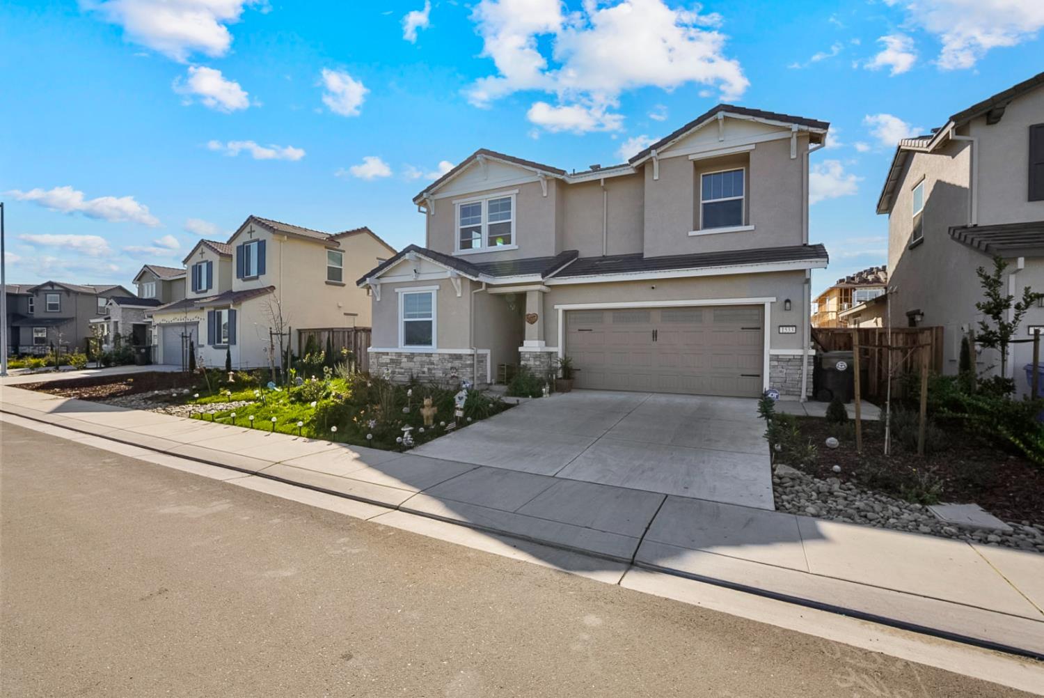 1533 Finestra Drive