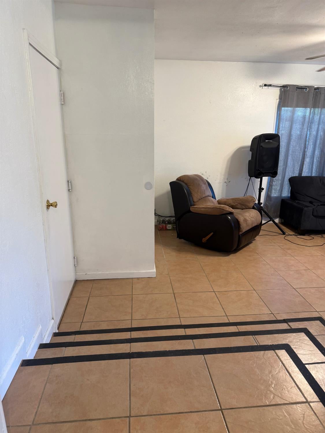 465 W 22nd Street