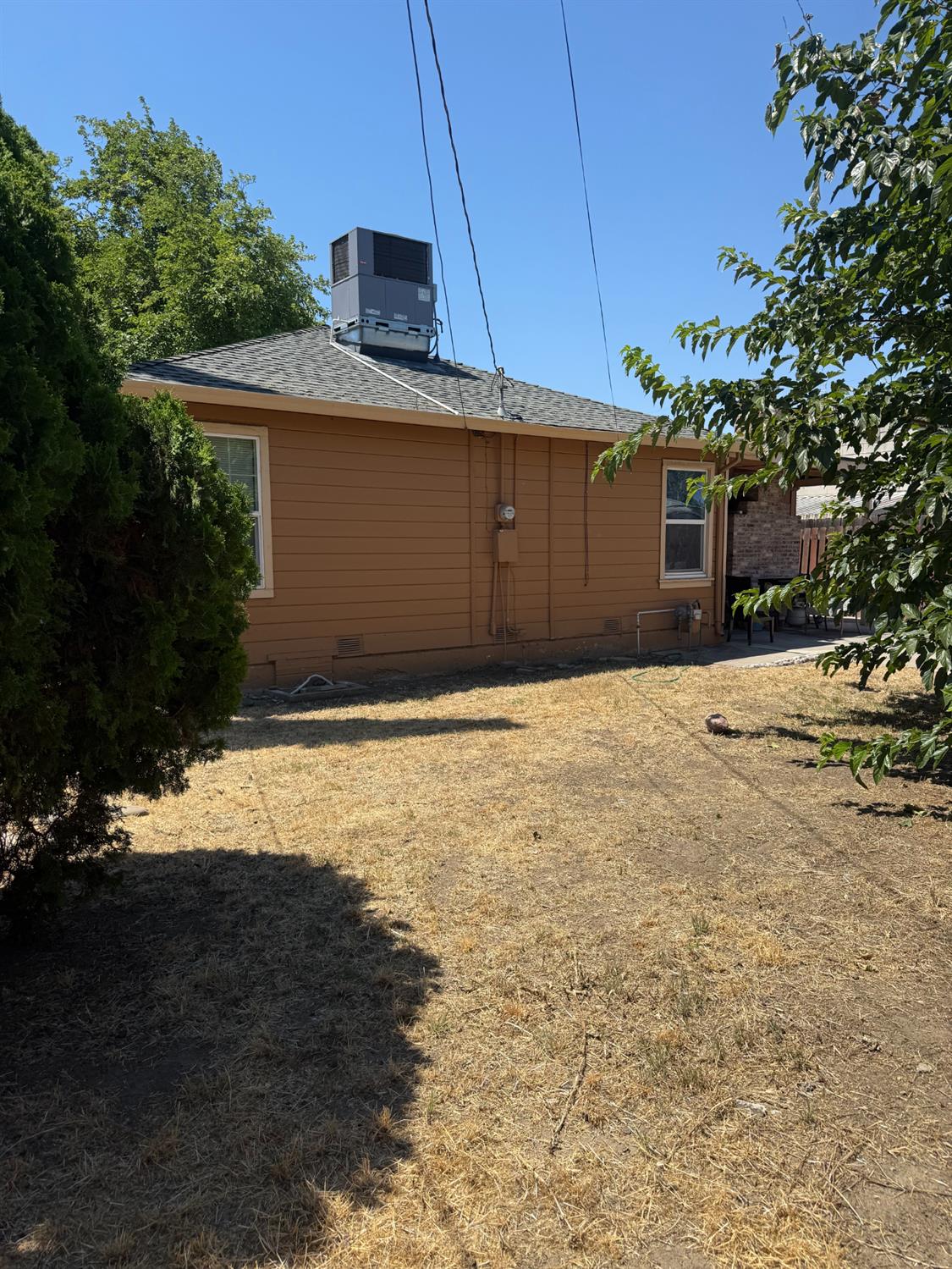 465 W 22nd Street