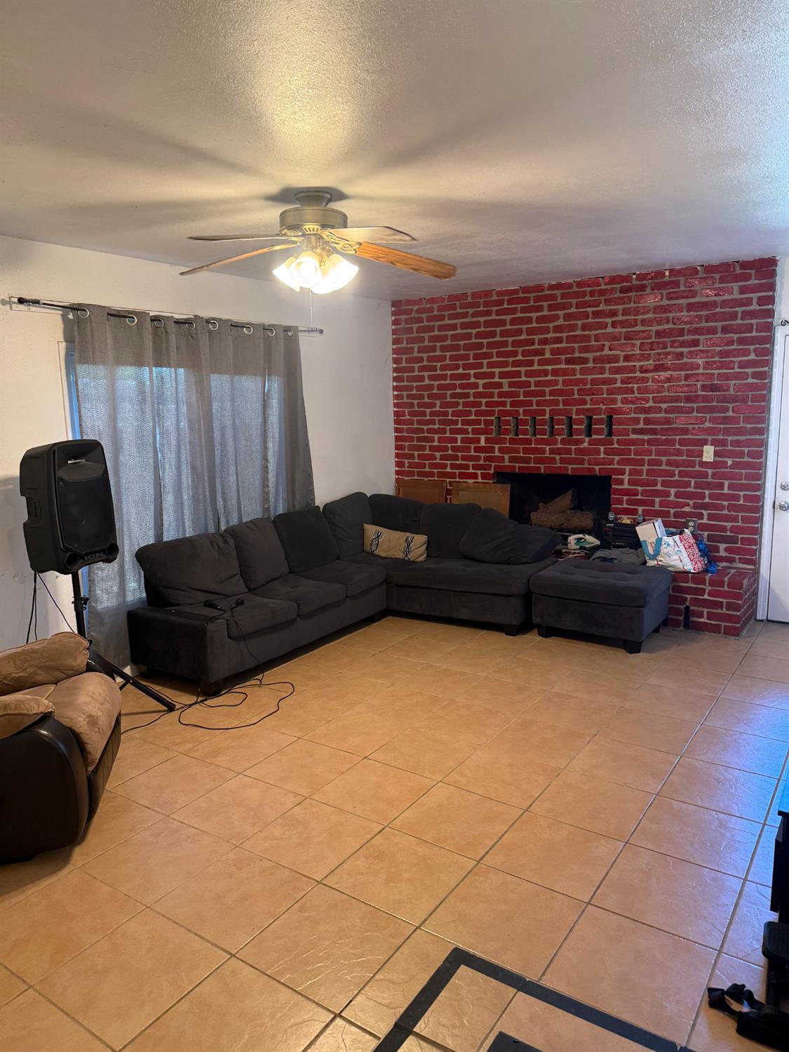 465 W 22nd Street