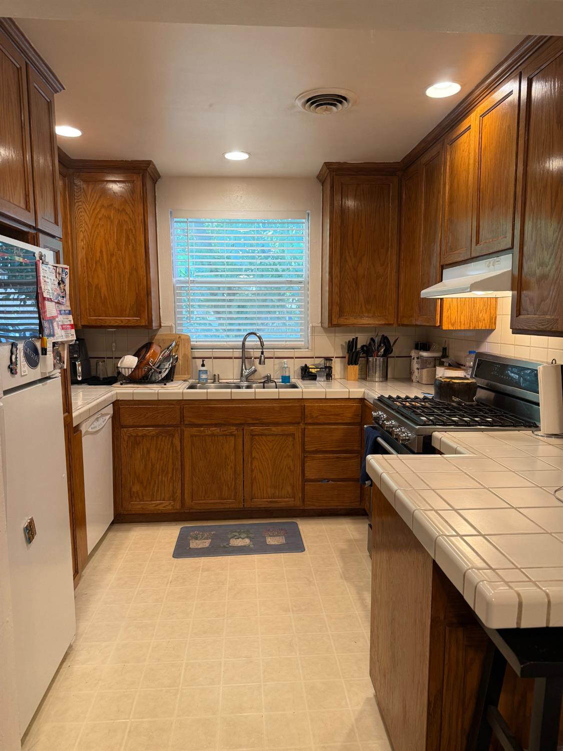 465 W 22nd Street