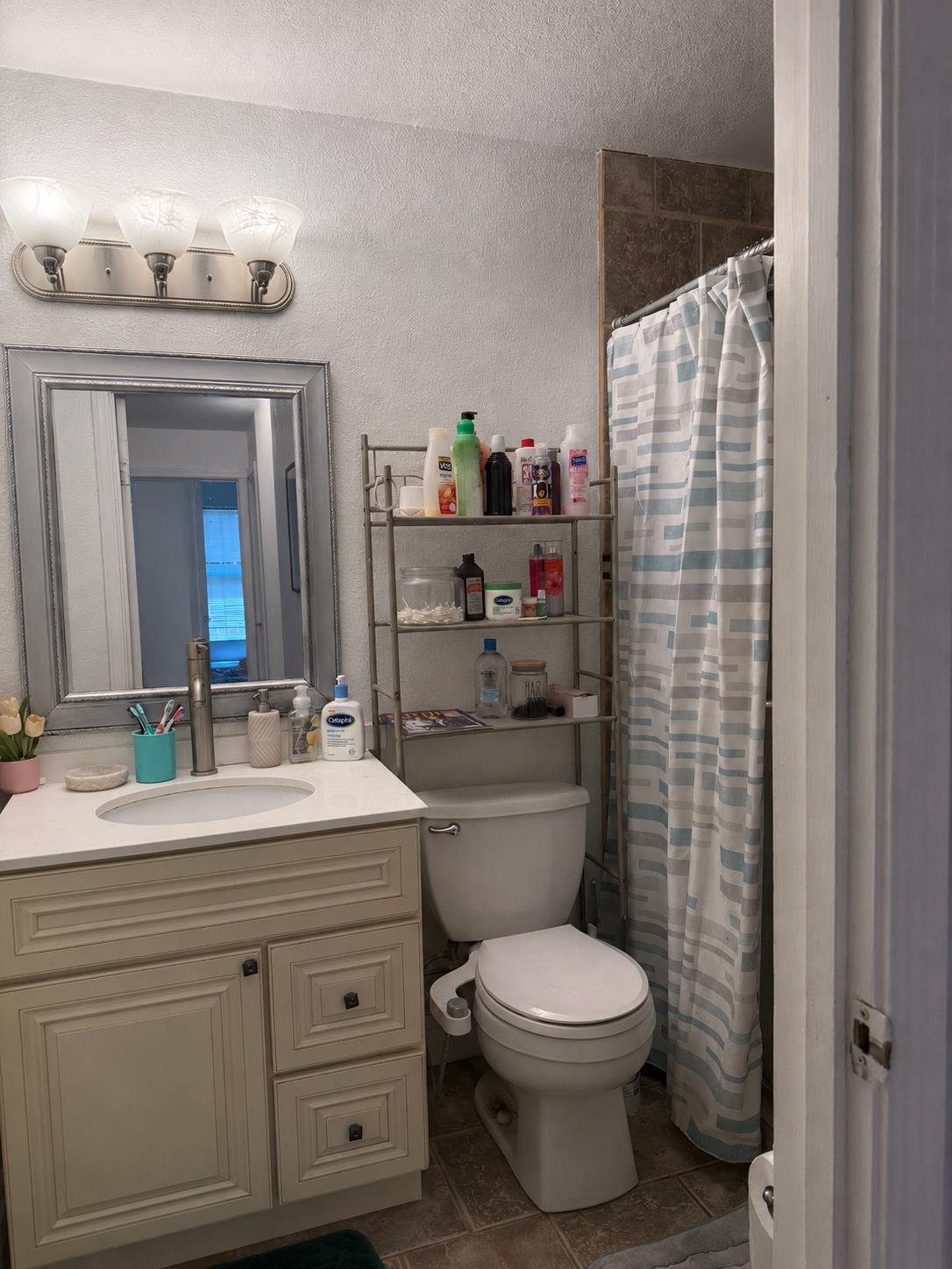 465 W 22nd Street