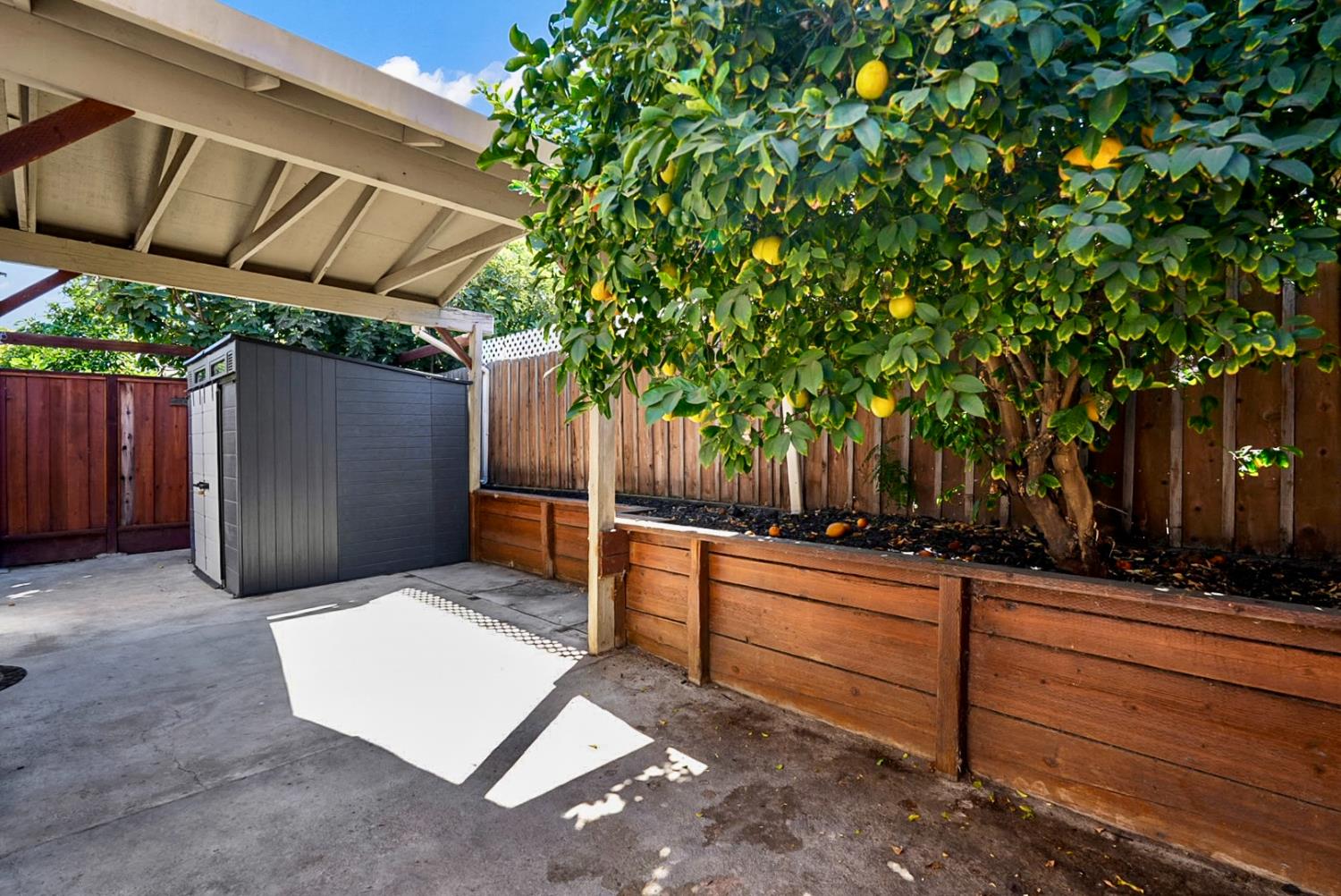 450 Hawthorne Drive
