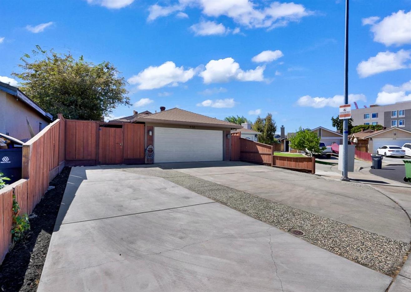 450 Hawthorne Drive