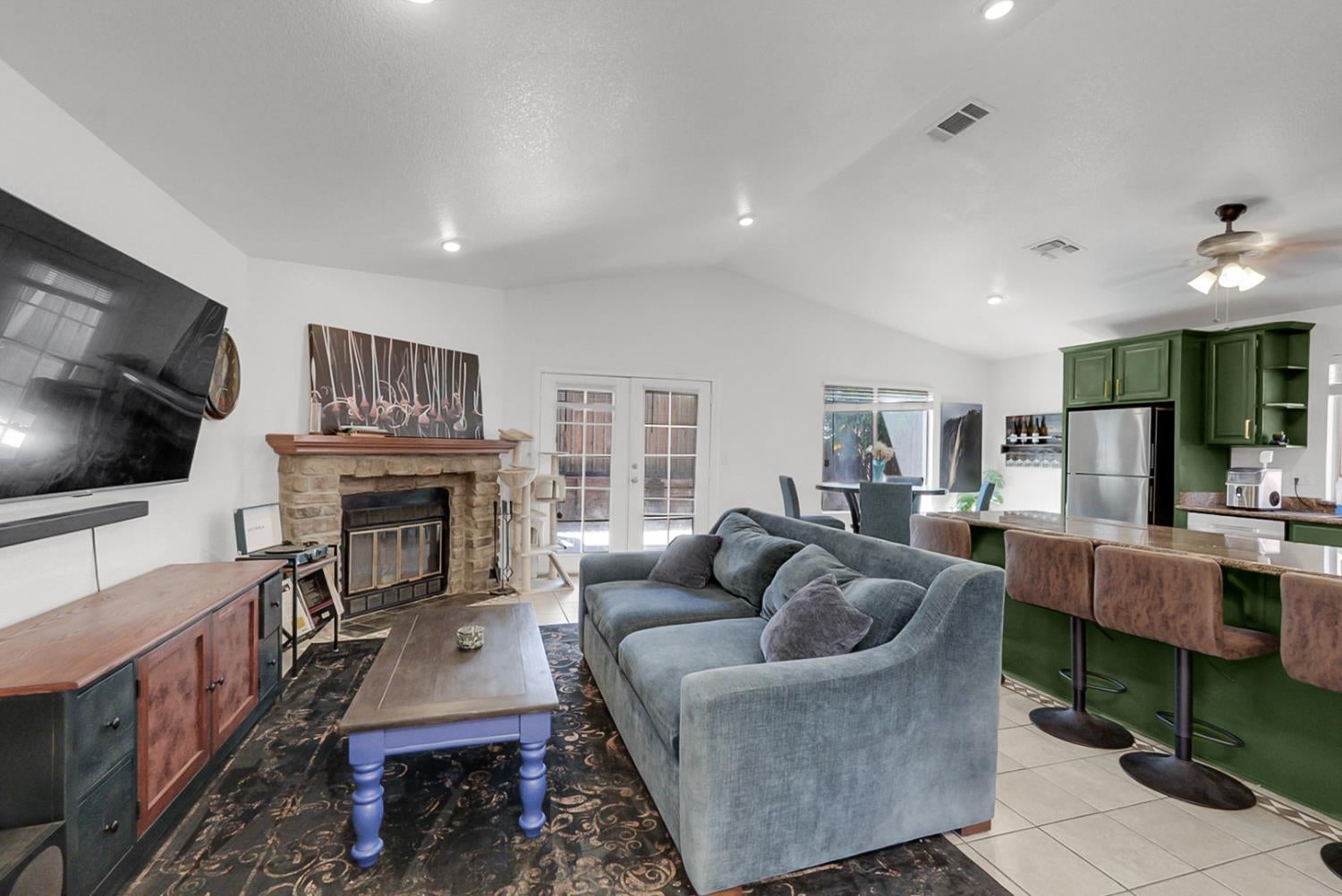 450 Hawthorne Drive