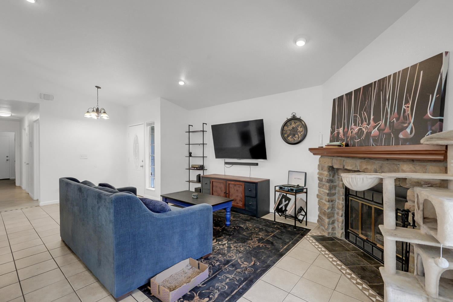 450 Hawthorne Drive