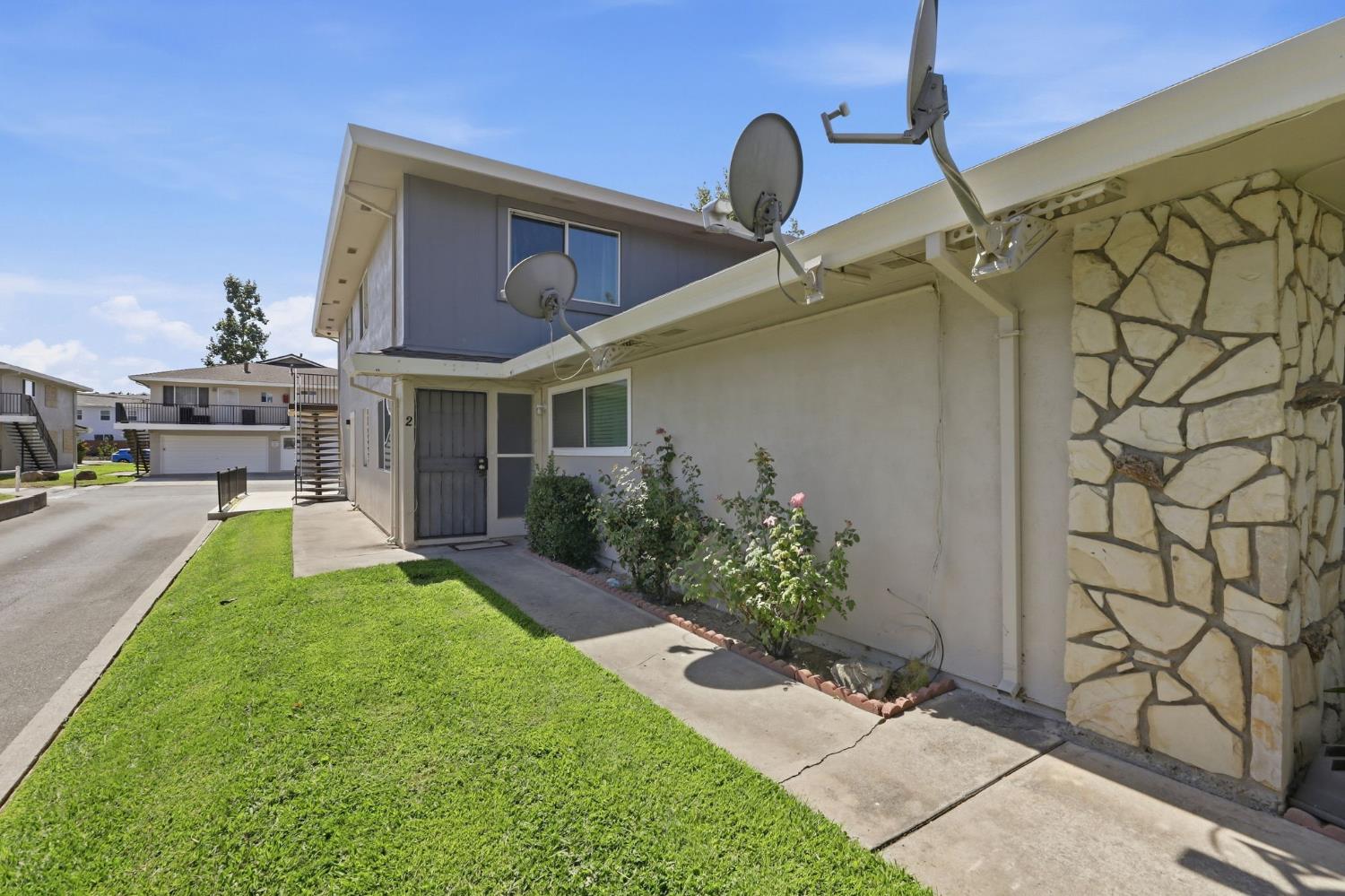 4524 Greenholme Drive 2