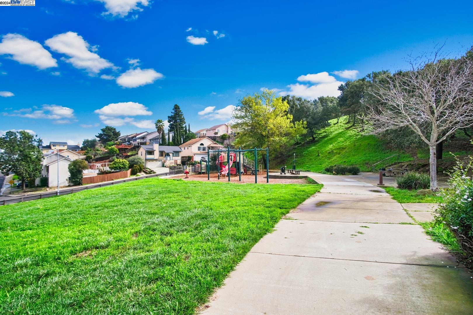 2992 Pickford Way