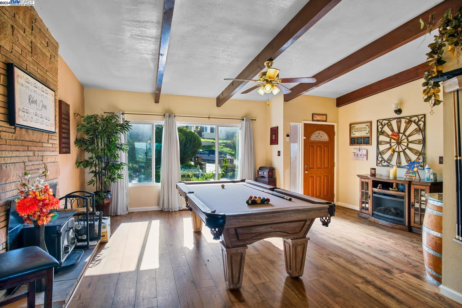 2992 Pickford Way