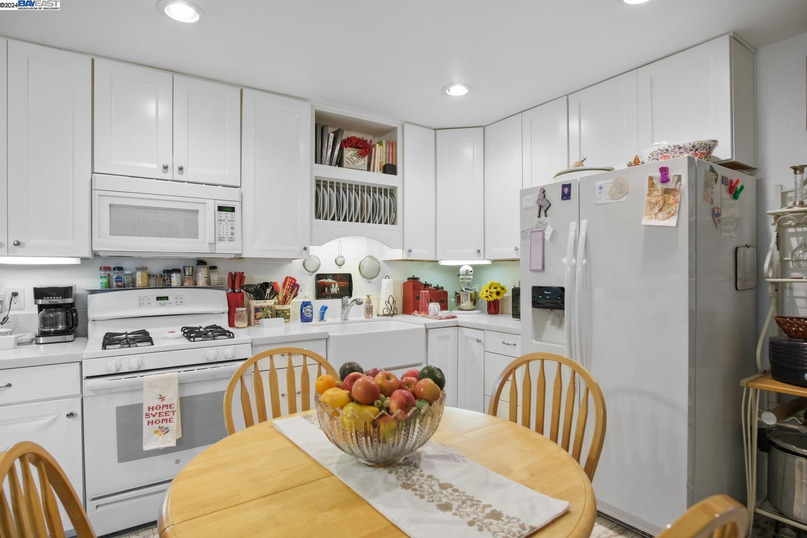 2992 Pickford Way