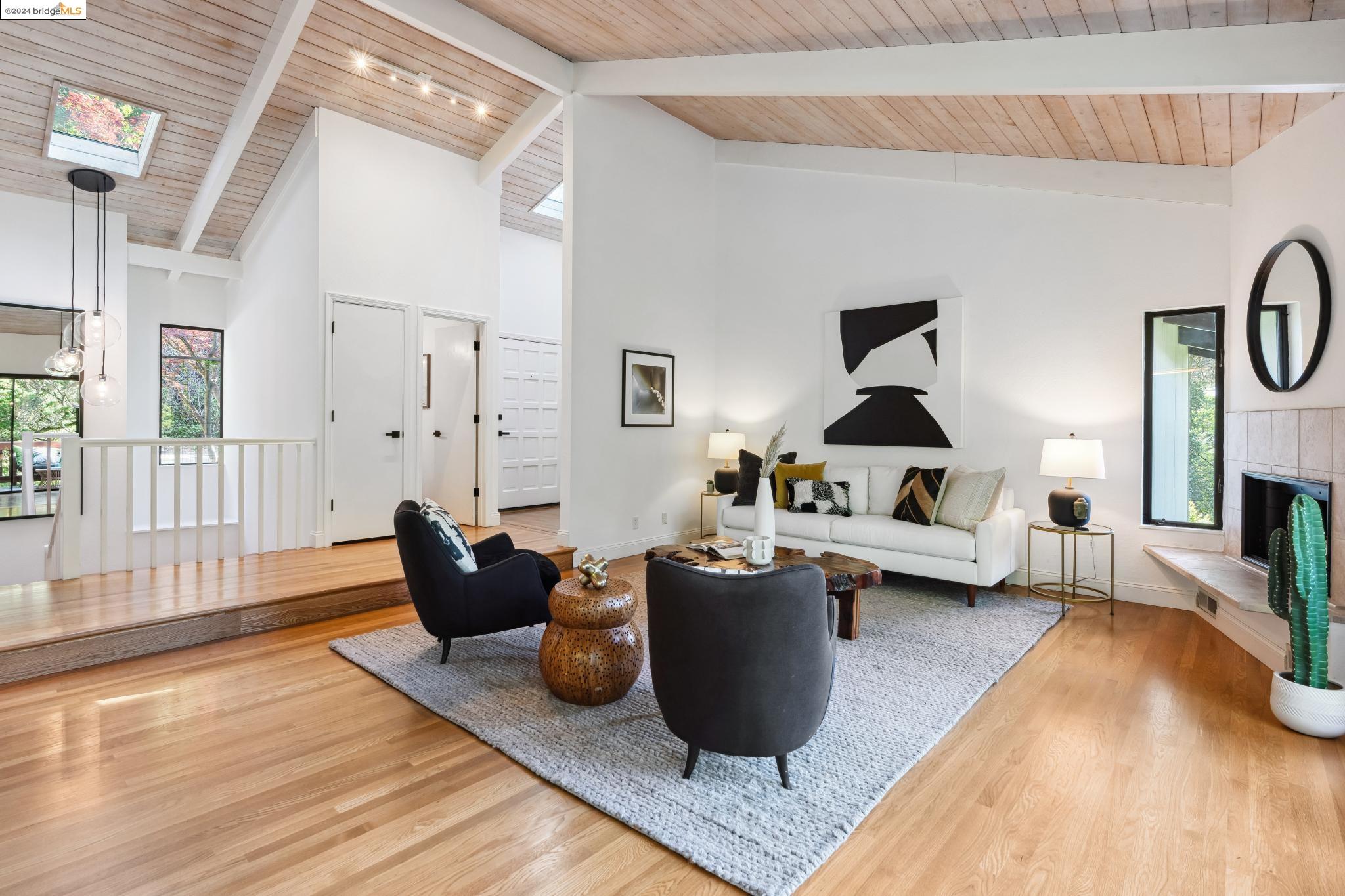 12 White Court