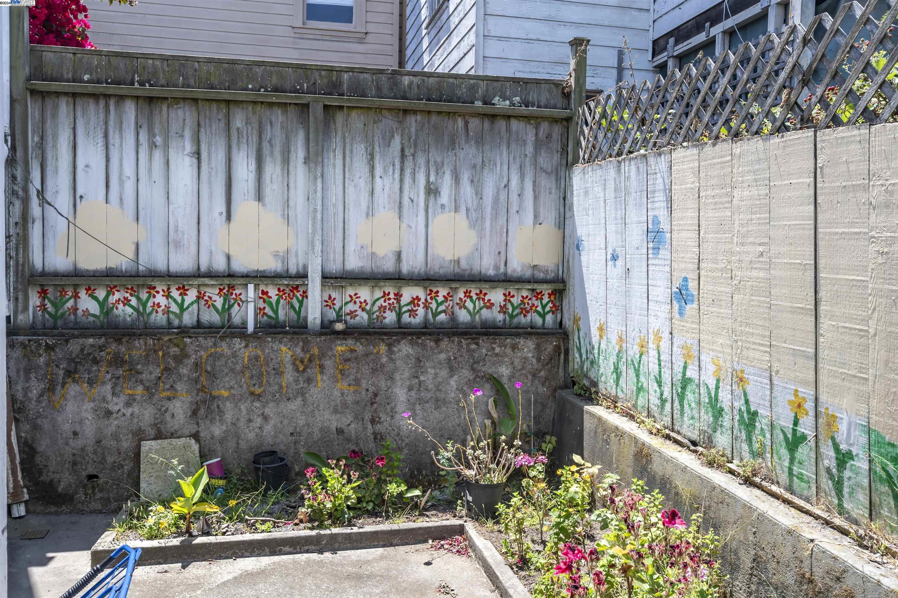3676 Mission St
