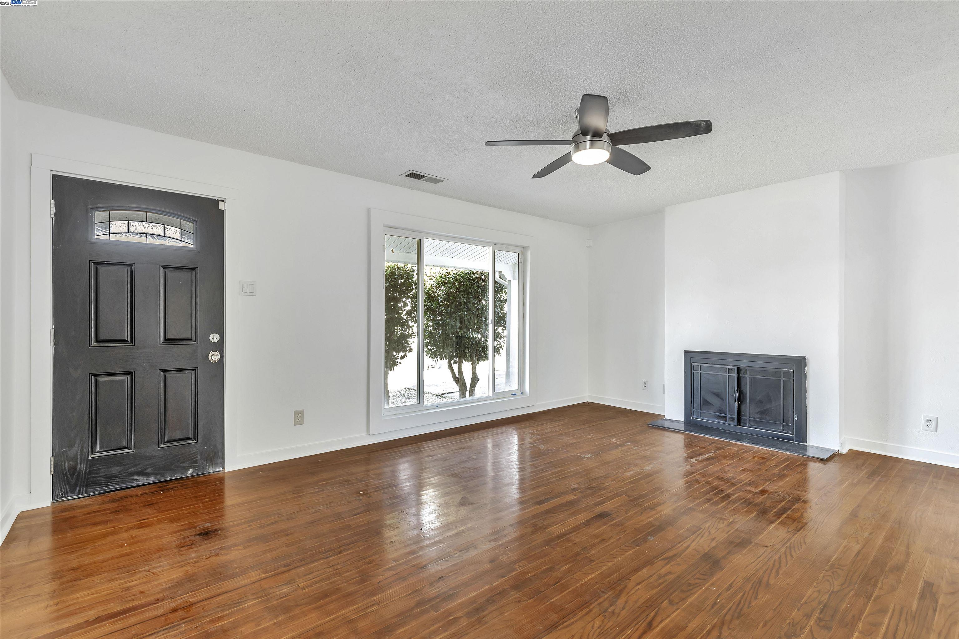 3328 W Sonoma Ave