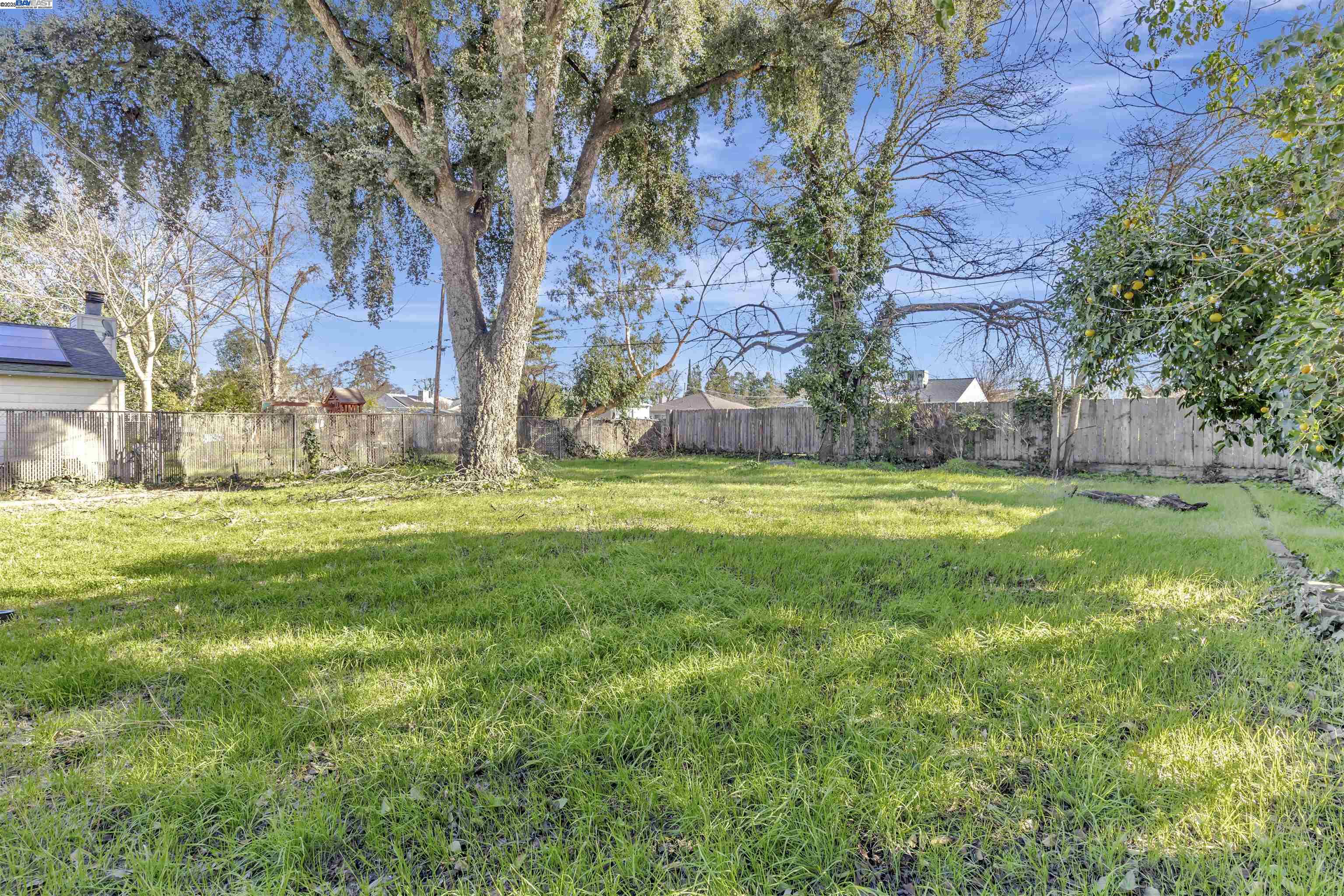 3328 W Sonoma Ave