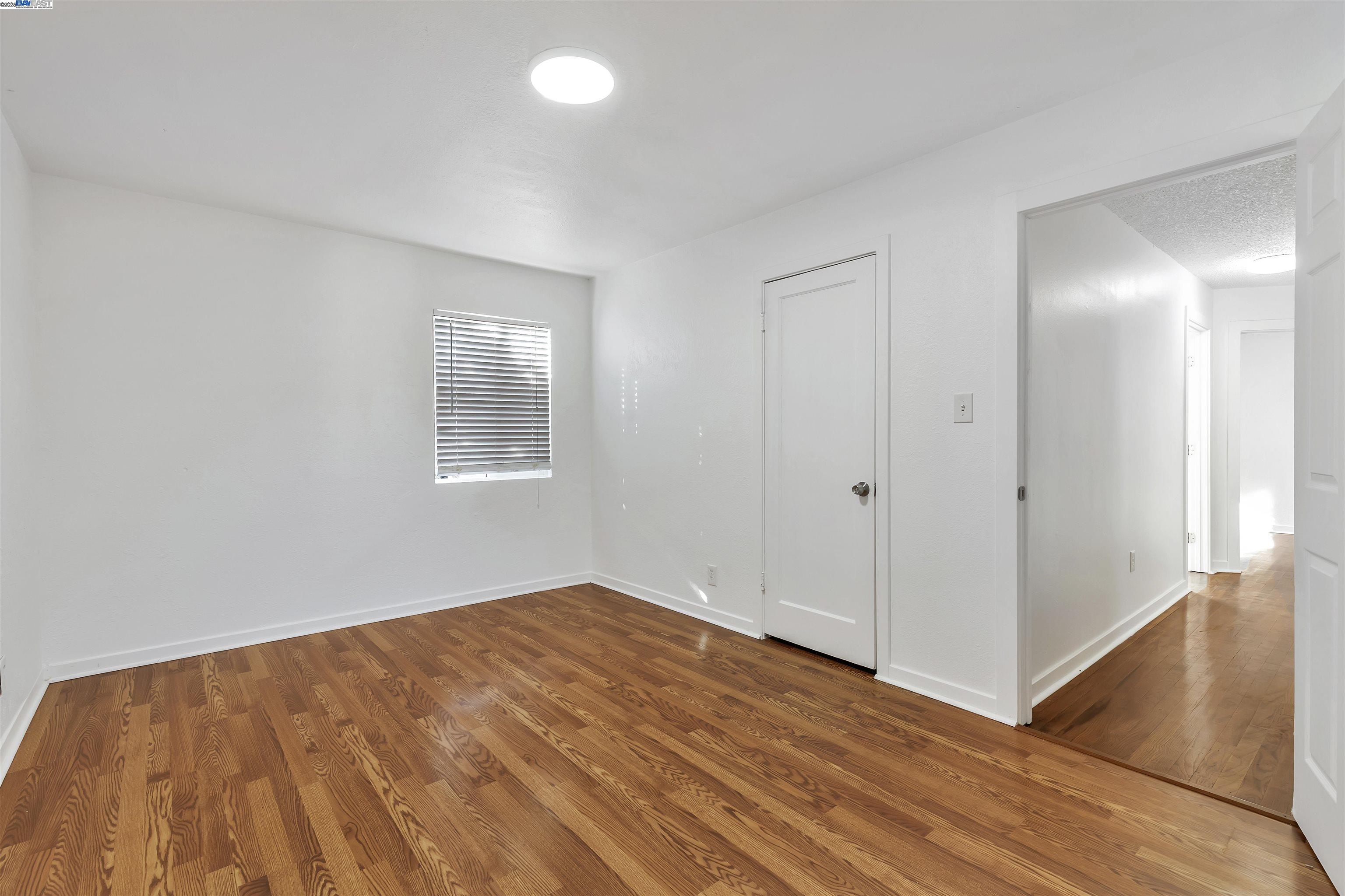 3328 W Sonoma Ave