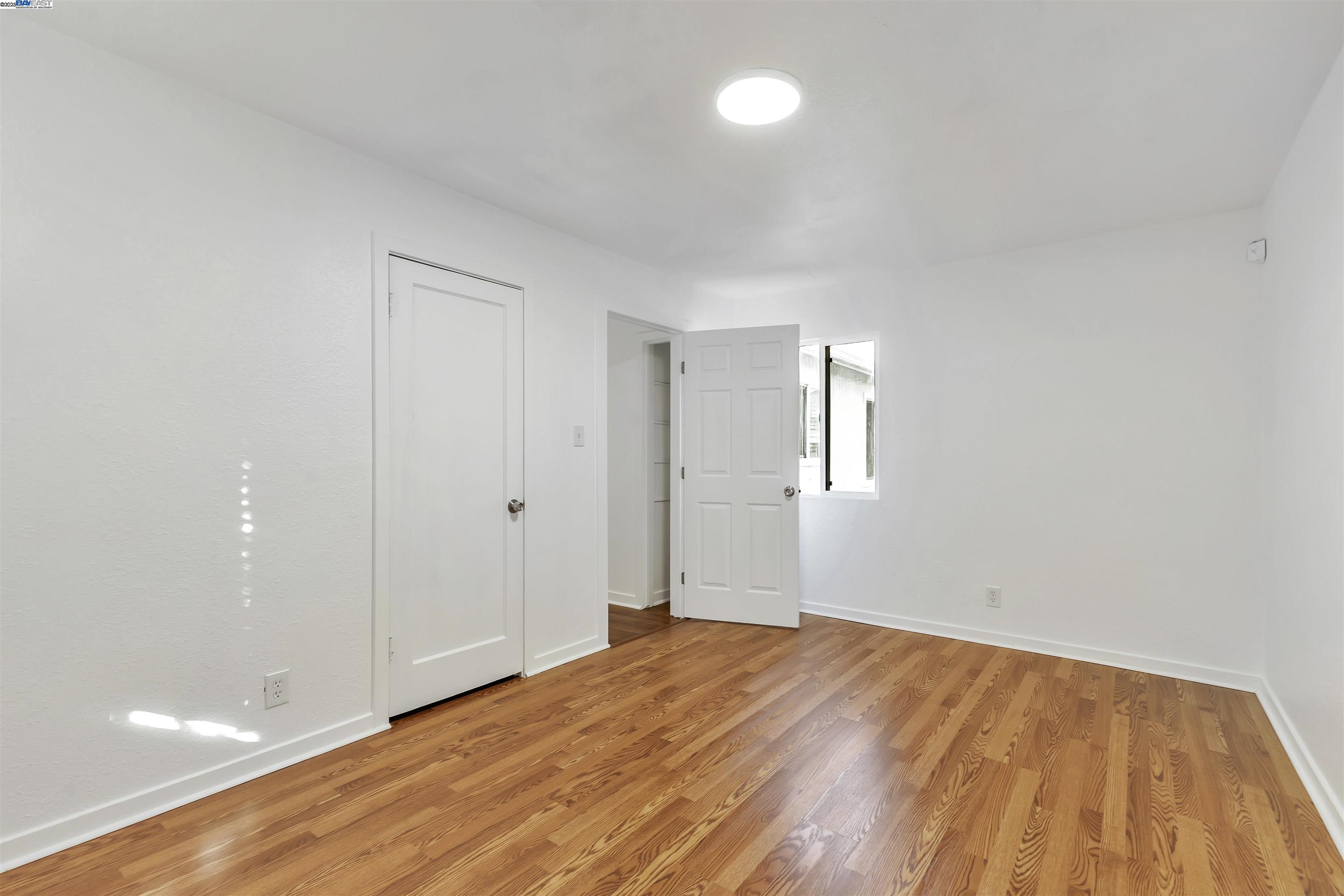3328 W Sonoma Ave