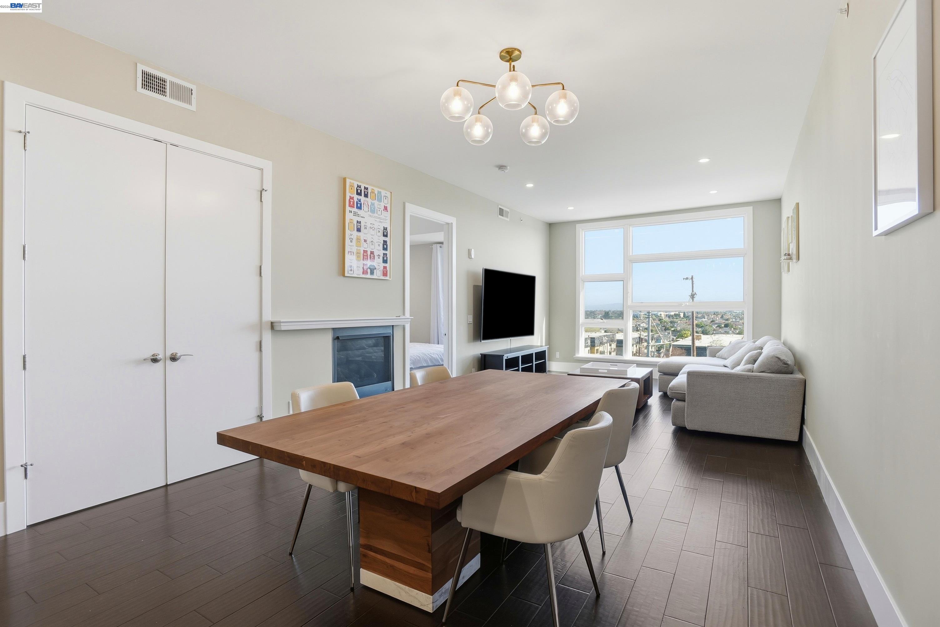 600 El Camino Real # 302