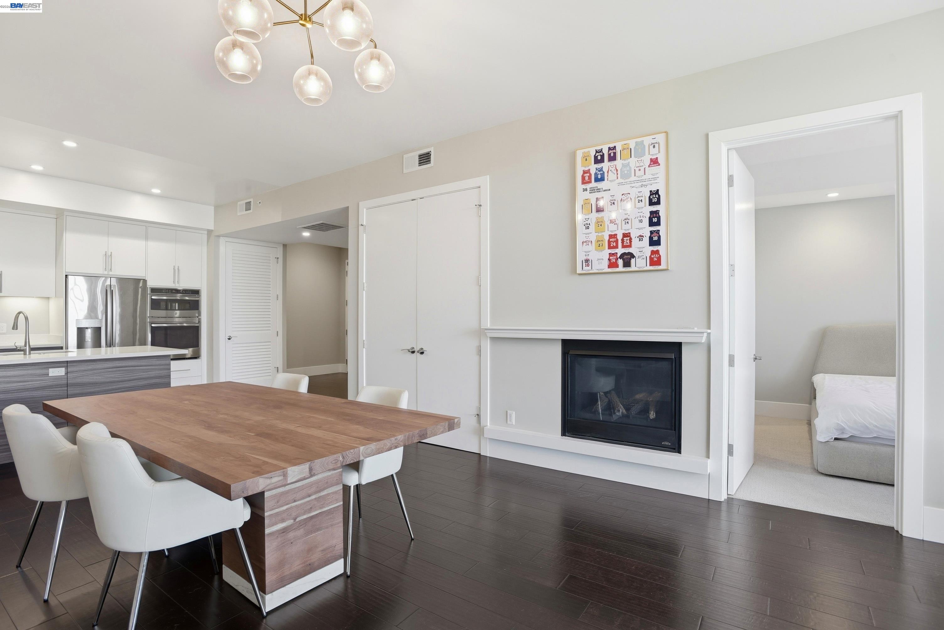 600 El Camino Real # 302