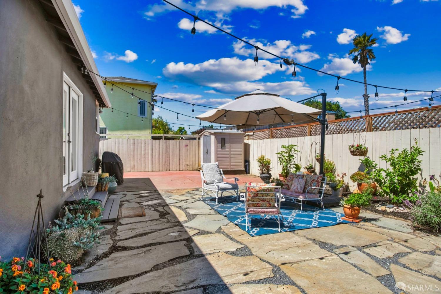 10 Saint Marys Court