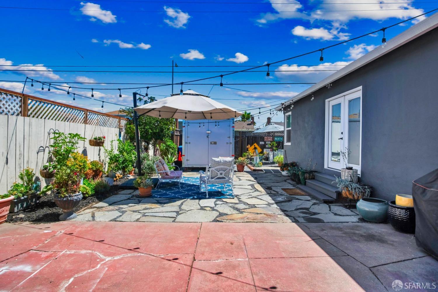 10 Saint Marys Court