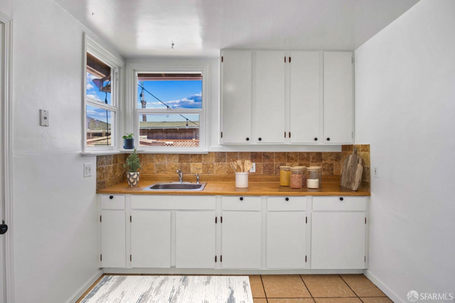 10 Saint Marys Court