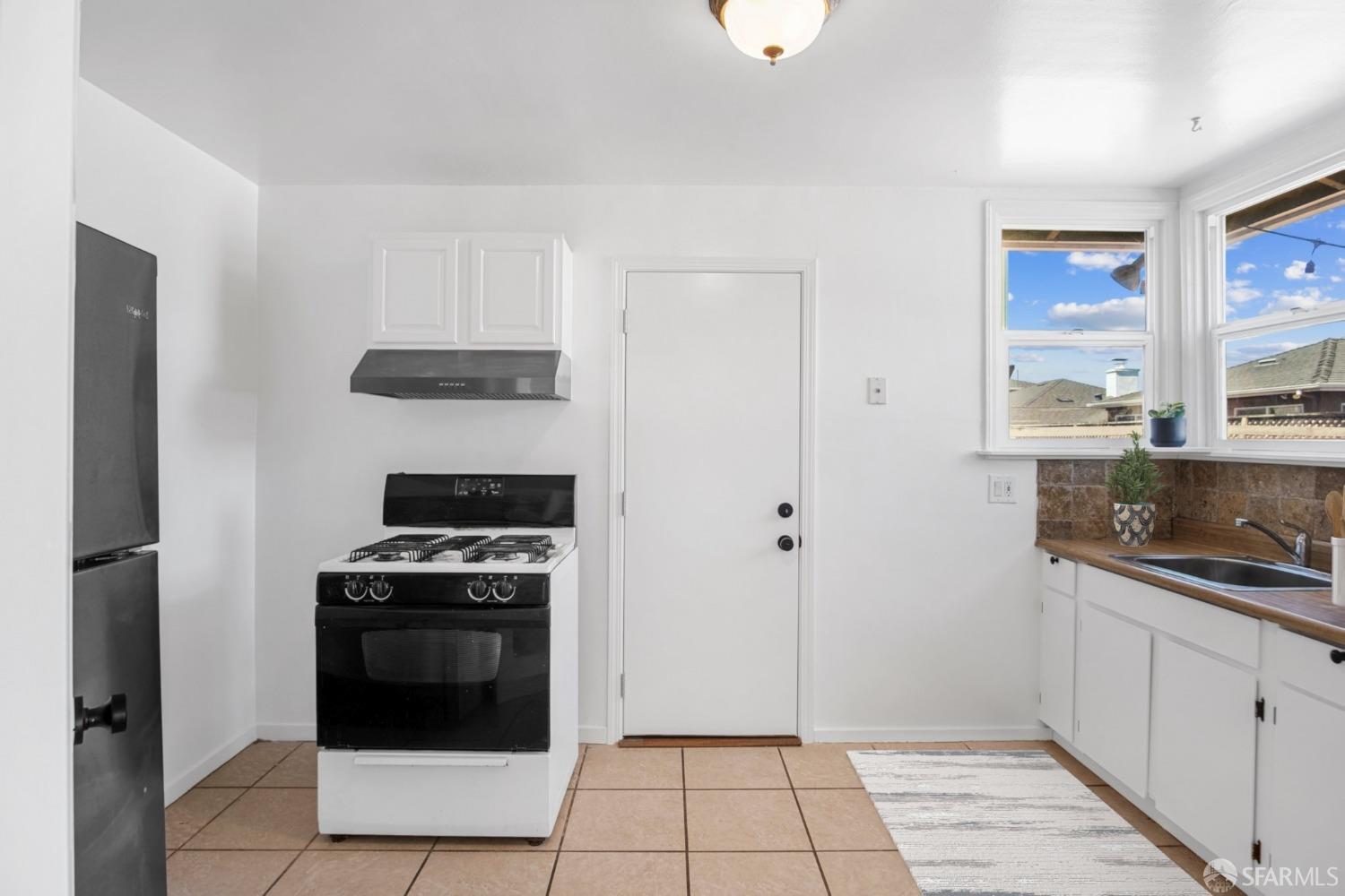 10 Saint Marys Court